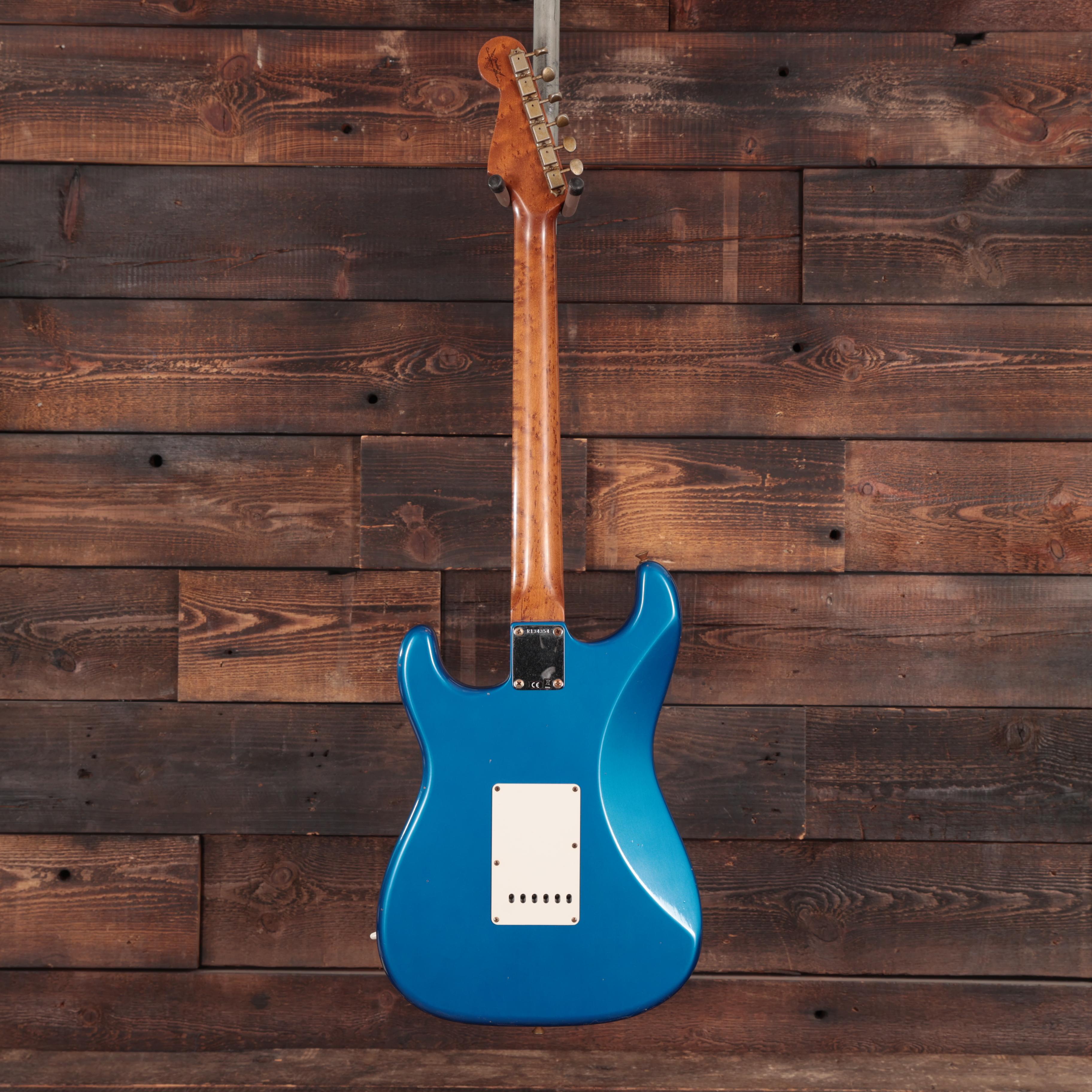 Fender Custom Shop '63 Stratocaster Journeyman Relic in Bright Sapphire Metallic - 134354 (4).JPG