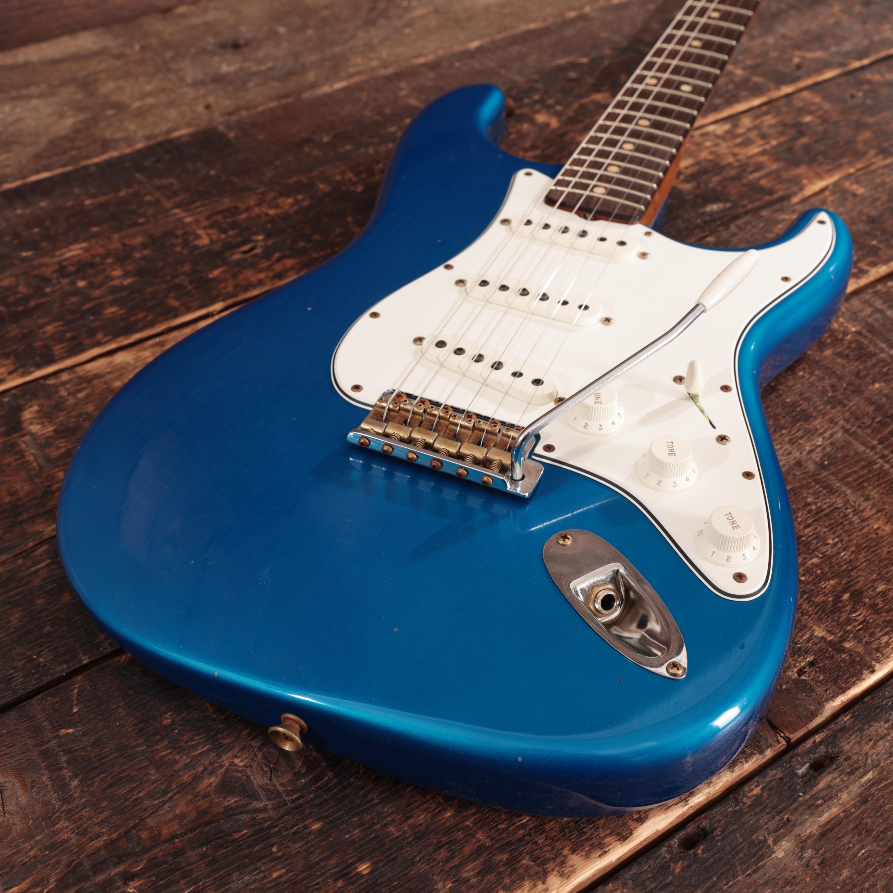Fender Custom Shop '63 Stratocaster Journeyman Relic in Bright Sapphire Metallic - 134354 (10).JPG