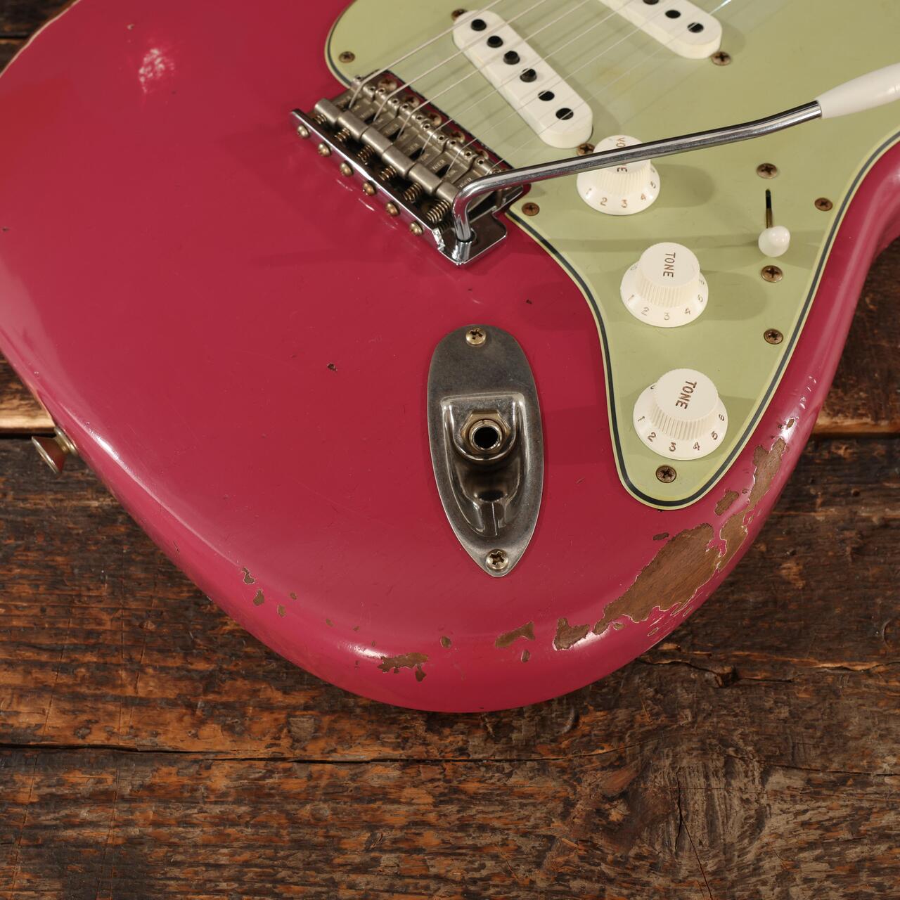 Fender Custom Shop 60's Stratocaster Relic in Faded Dakota Red - CZ588664 (11).JPG