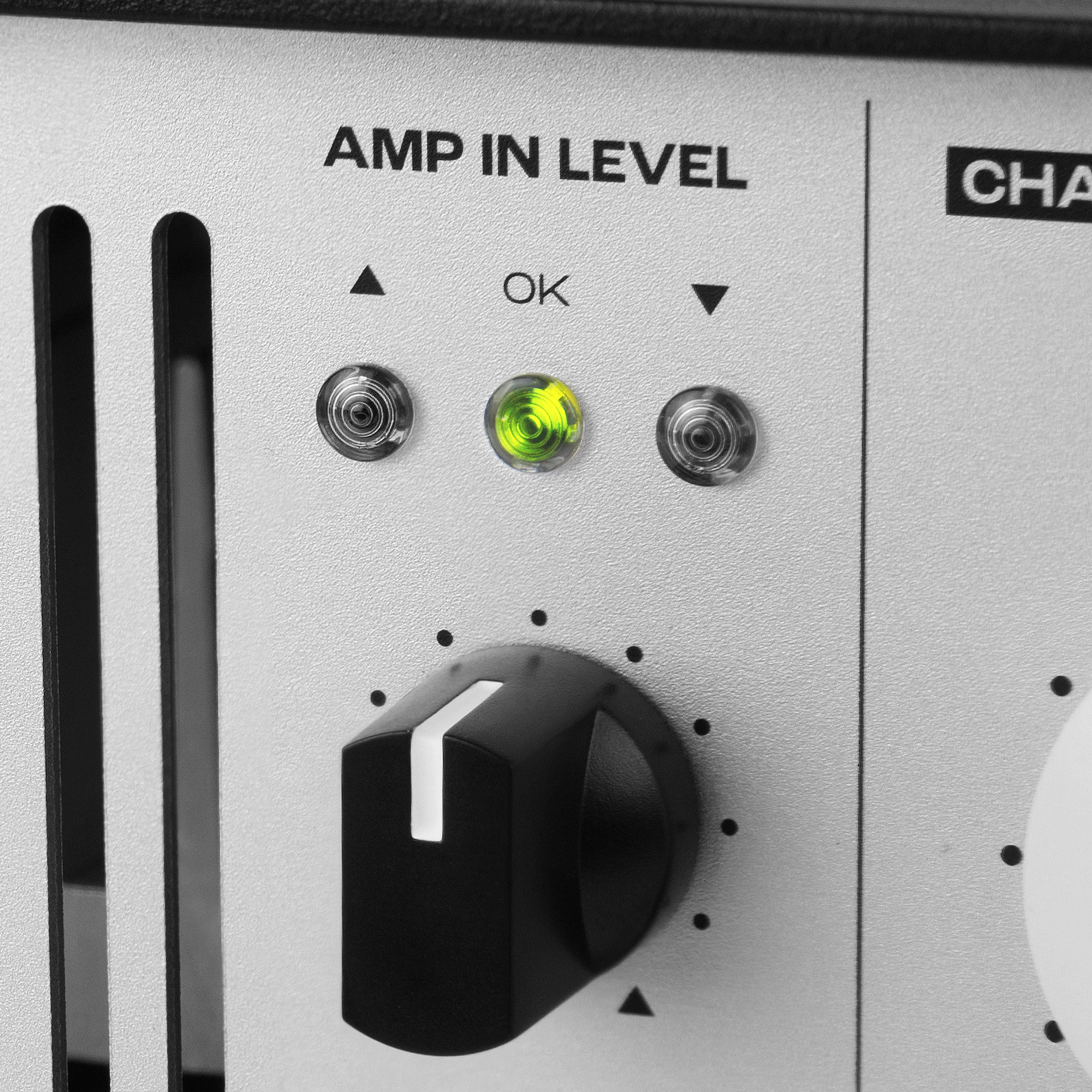 Two Notes Reload II Multi-Impedance Reactive Load Box & Active Attenuator - Reload MKII_Details_Amp in level LED.jpg