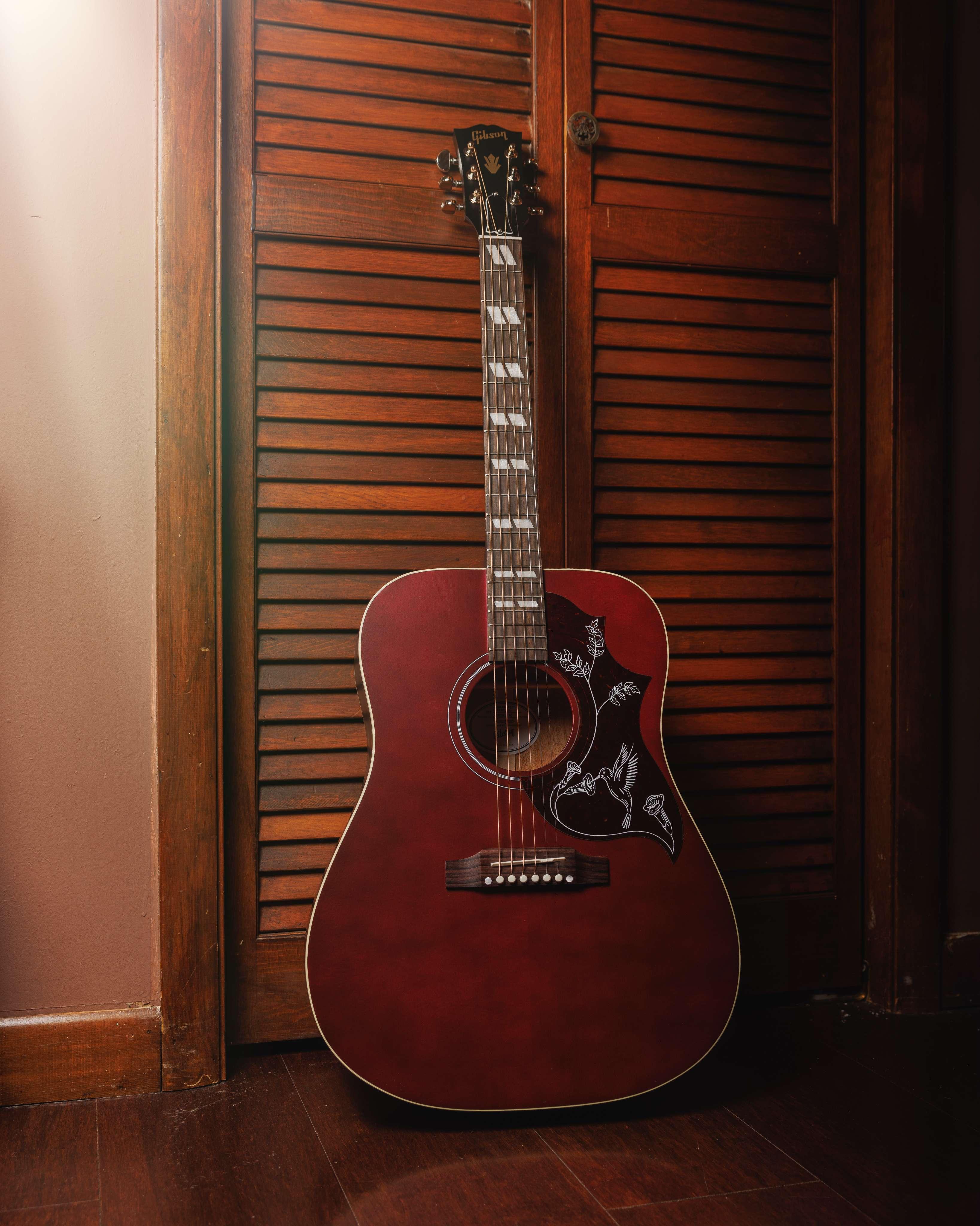 Gibson Montana Hummingbird Special in Satin Wine Red - MCSSHBSPCWR-01.jpg