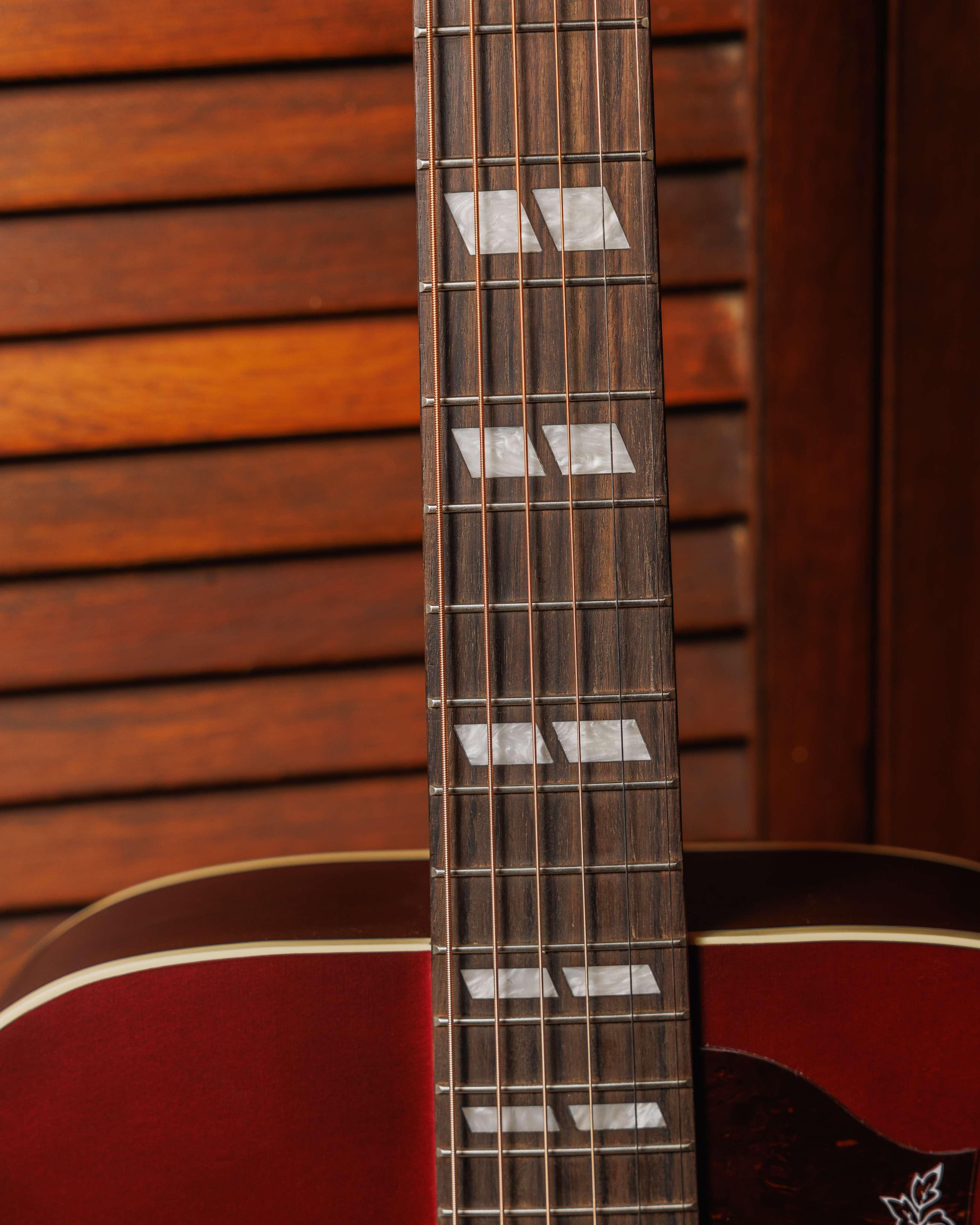 Gibson Montana Hummingbird Special in Satin Wine Red - MCSSHBSPCWR-06.jpg