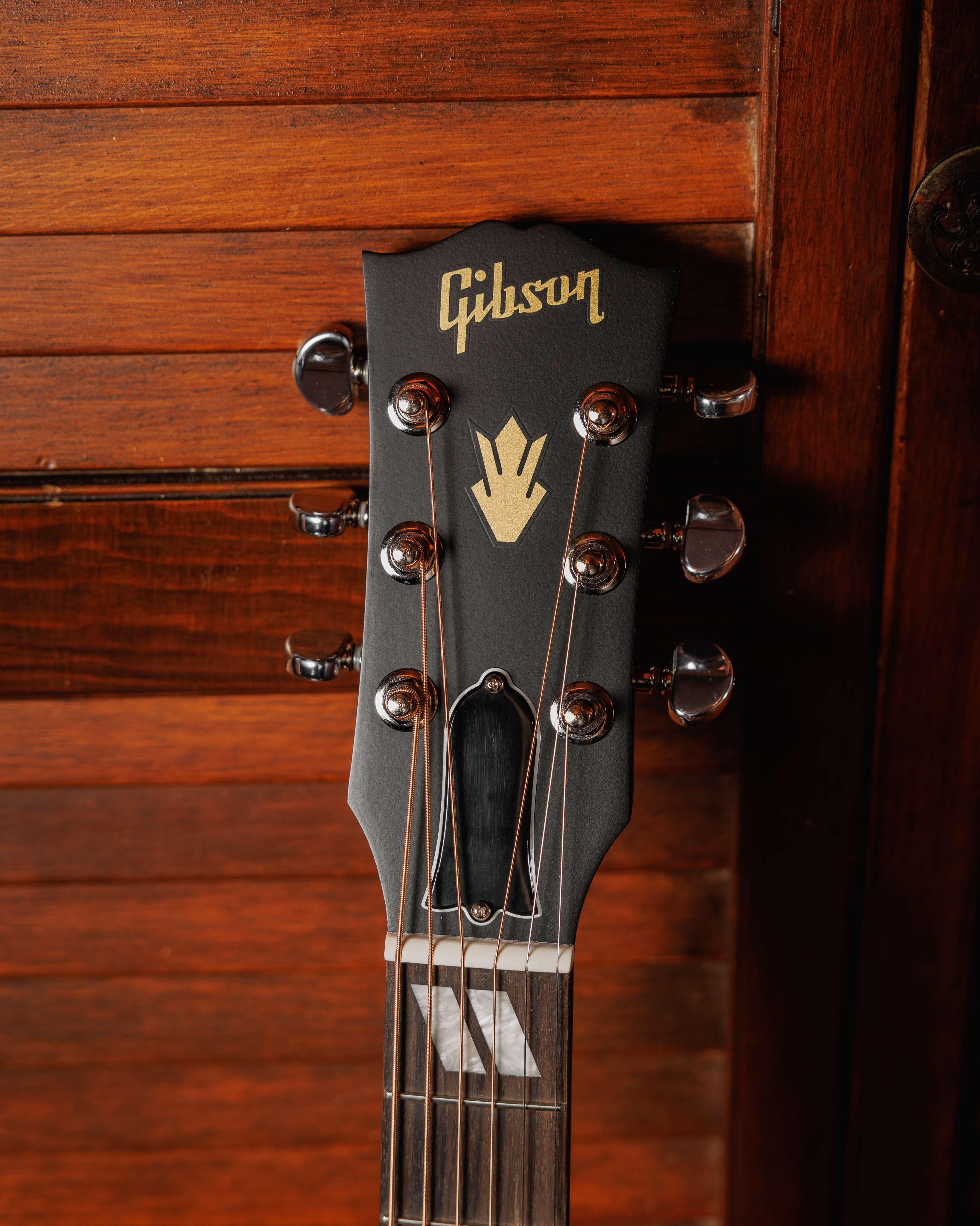 Gibson Montana Hummingbird Special in Satin Wine Red - MCSSHBSPCWR-07.jpg