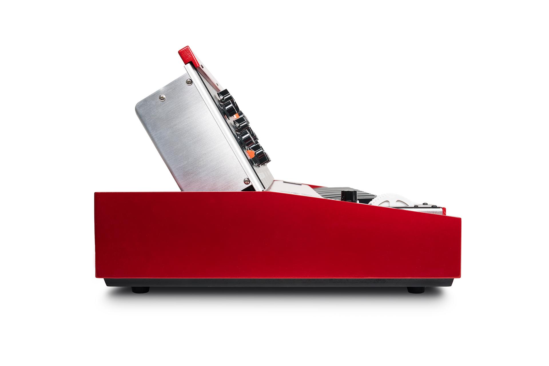 Moog Geddy Lee Minimoog Model D - MIN-MOOG-D-06 (10).jpg