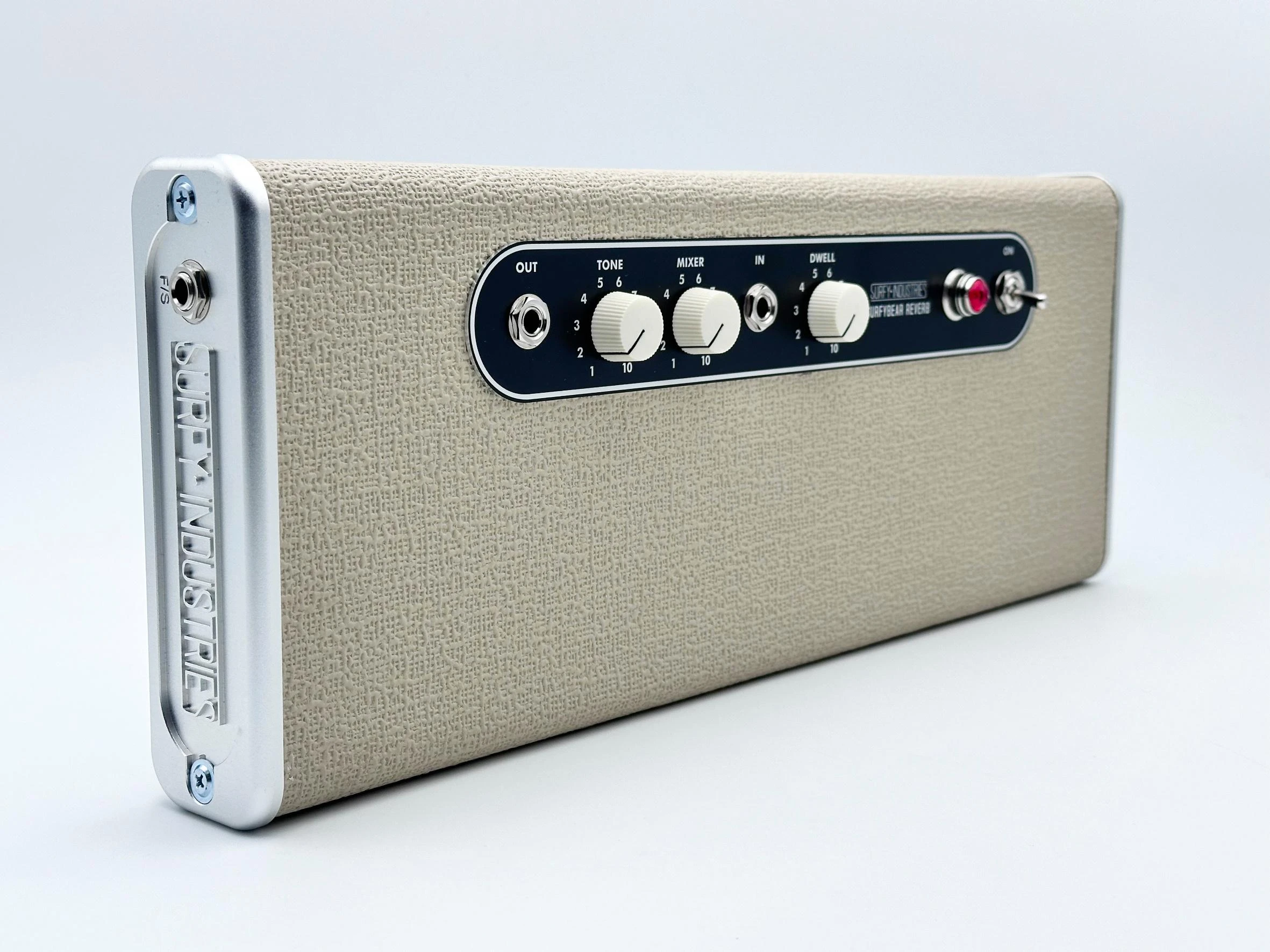 Surfy Industries SurfyBear Reverb Pedal Classic Blonde with SurfyPan Extra - SurfyBear_Classic V3_Blonde_Left_Angle.jpg