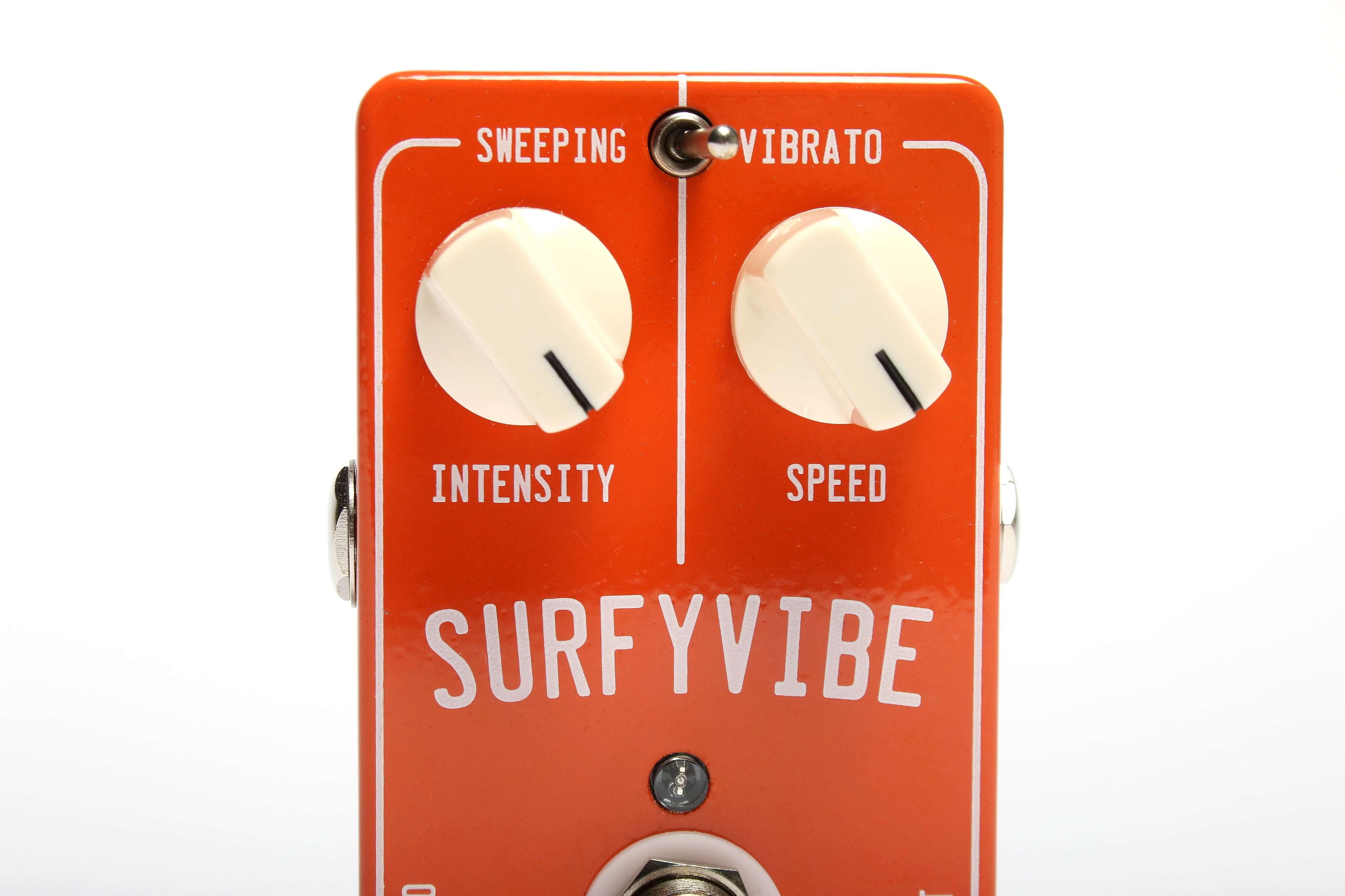Surfy Industries SurfyVibe Pedal - SURFYVIBE-CONTROLS-DETAIL.jpg