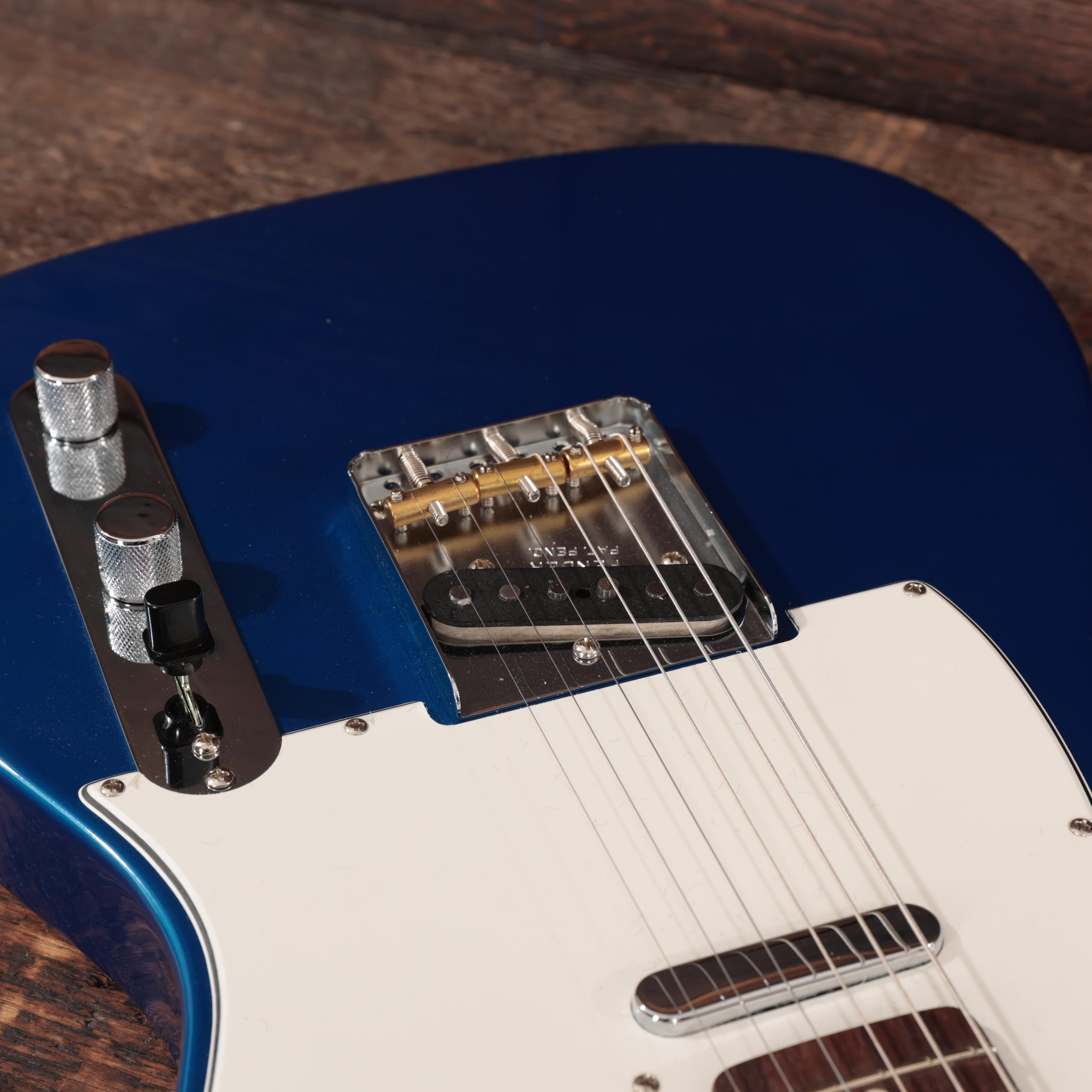Fender Custom Shop '63 Telecaster NOS in Bright Sapphire Metallic - R141982 (13).JPG