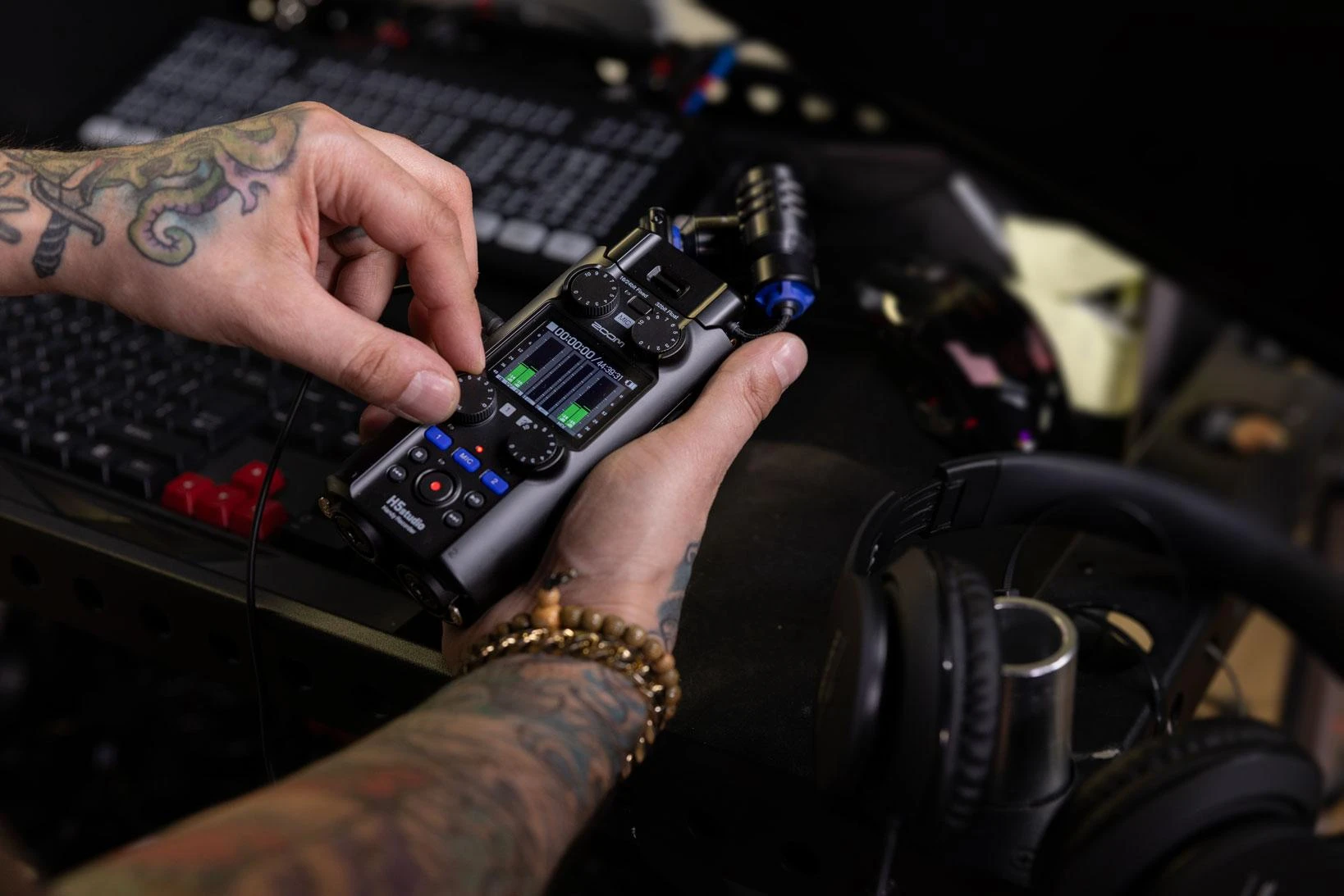 Zoom H5 Studio Handy Recorder - 10013047 (13).jpg