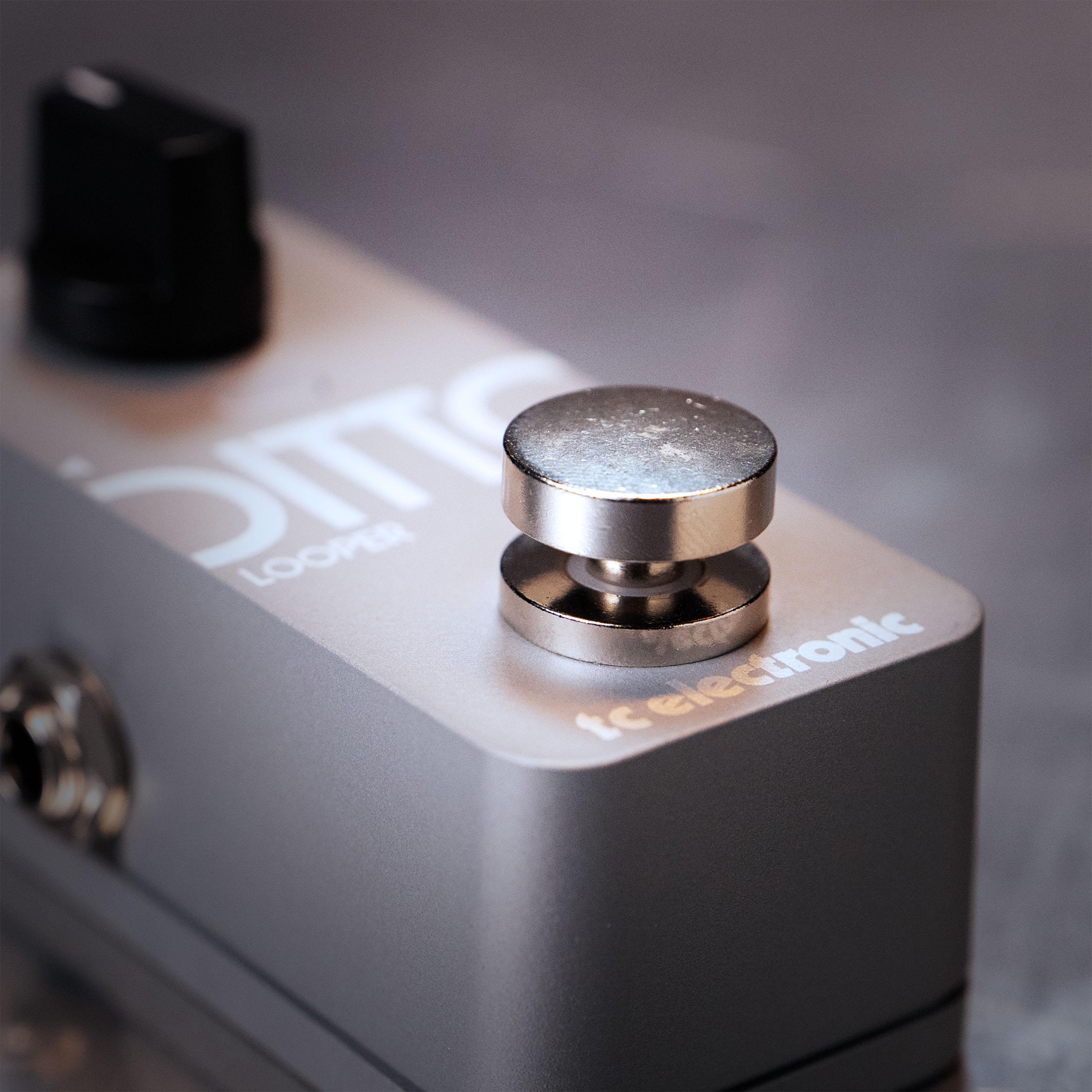 TC Electronic Ditto 2 Looper Pedal - REDES_FOOTSWITCH.jpg