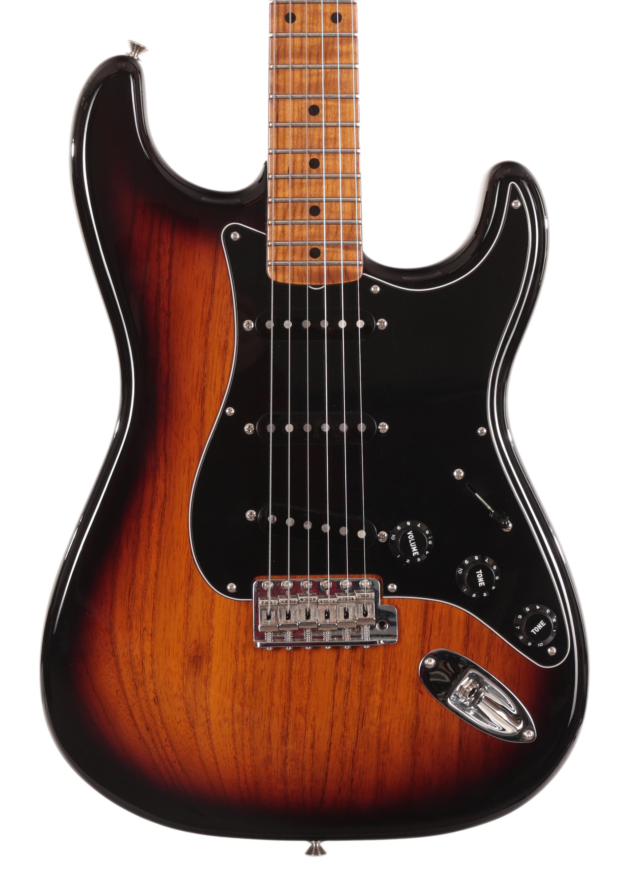 Second Hand Fender Custom Shop 56' Stratocaster in 2 Tone Roasted Body & Neck 663 - SH-114-1663 (2).jpg