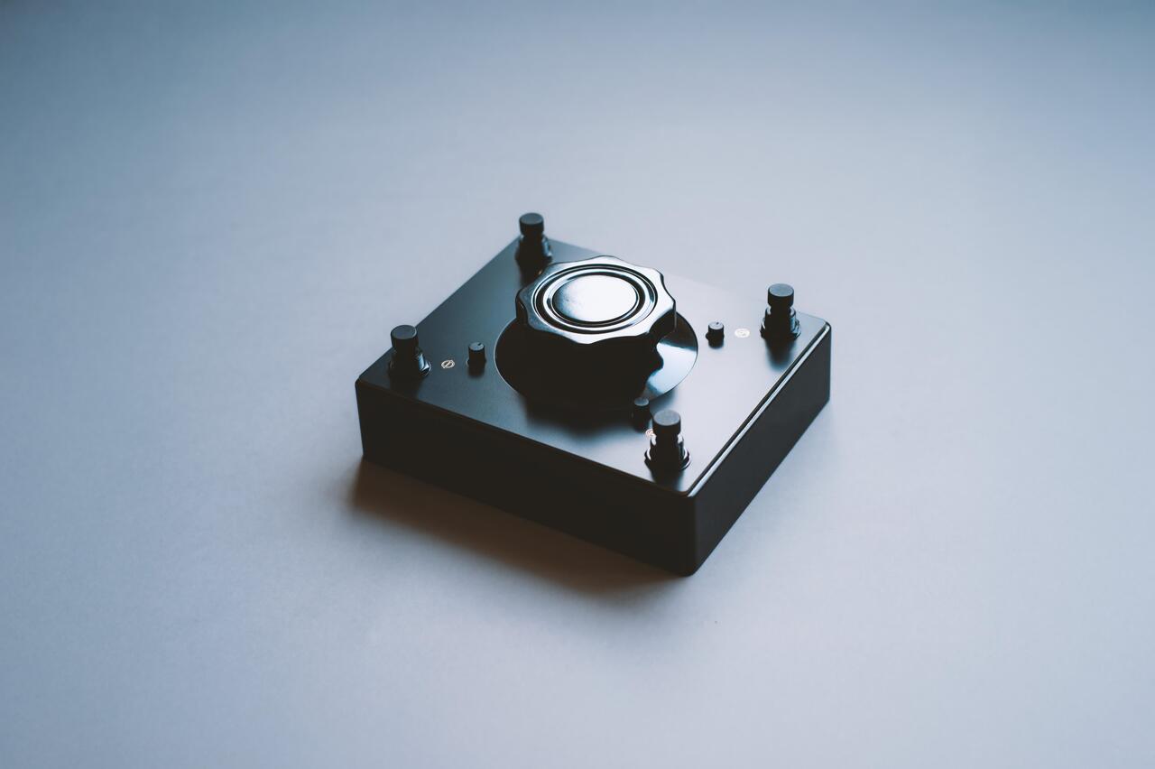 ギター Fjord Fuzz MIDNATTSSOL fjordfuzz_midnattssol_blk_2507