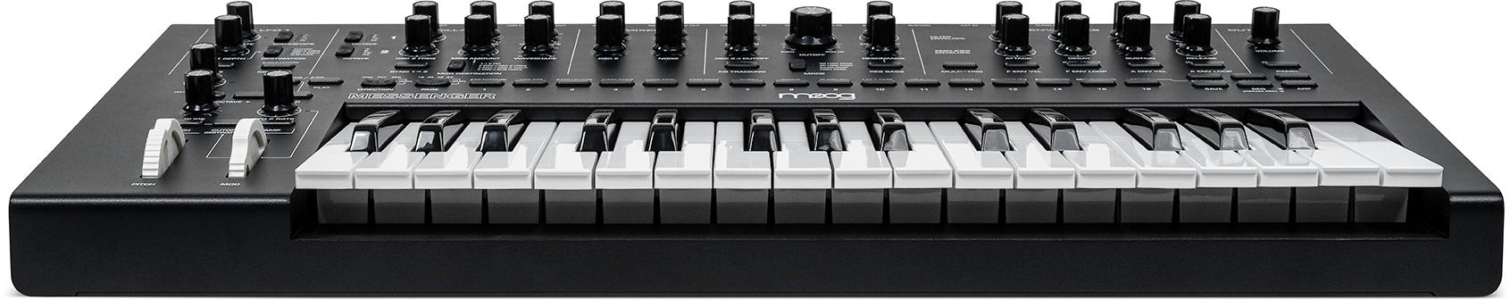 Moog Messenger Monophonic Analog Synthesizer - MESSENGERXUK (7).jpg