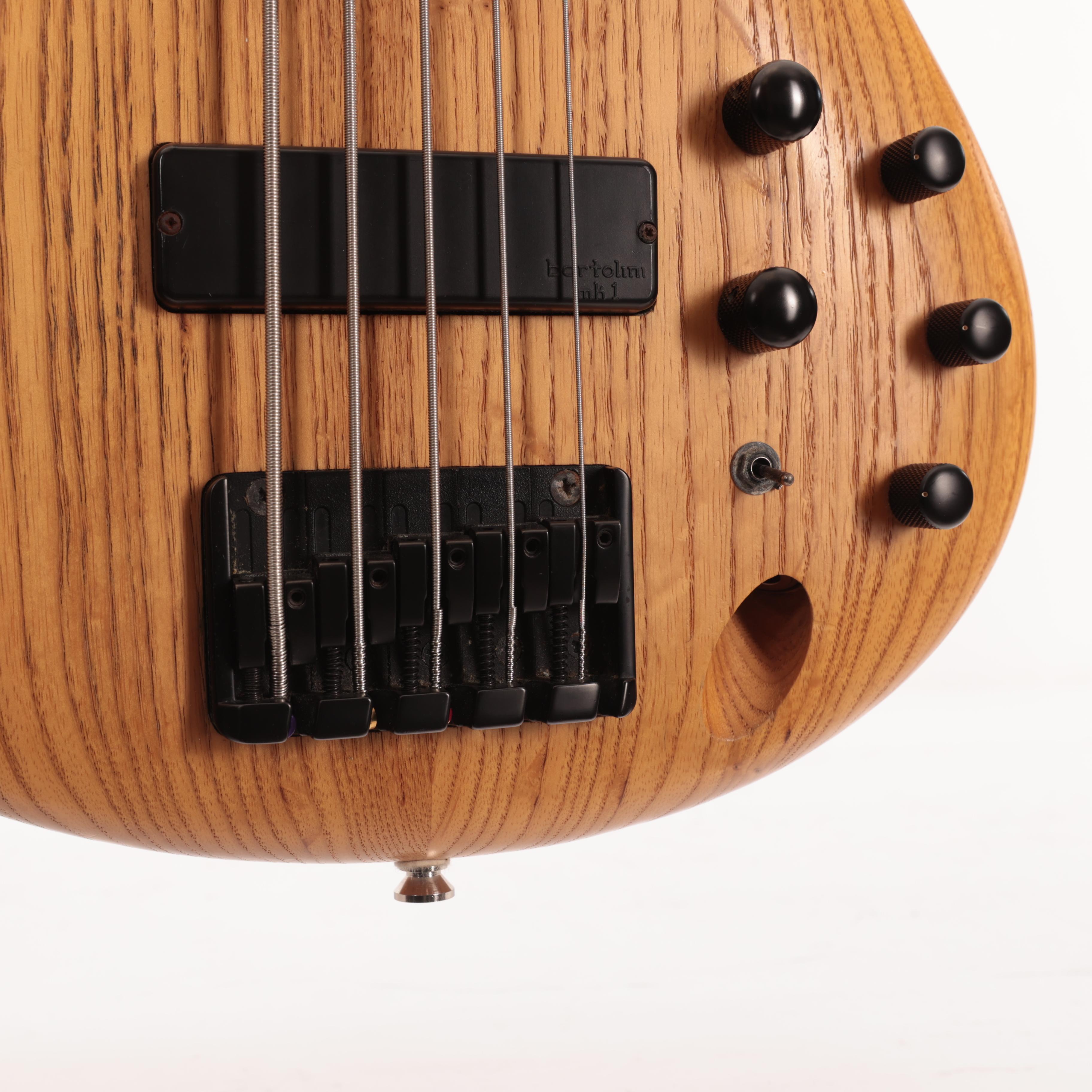 Second Hand Ibanez SR605 5 string bass 205 - SH-235-2205 (7).jpg