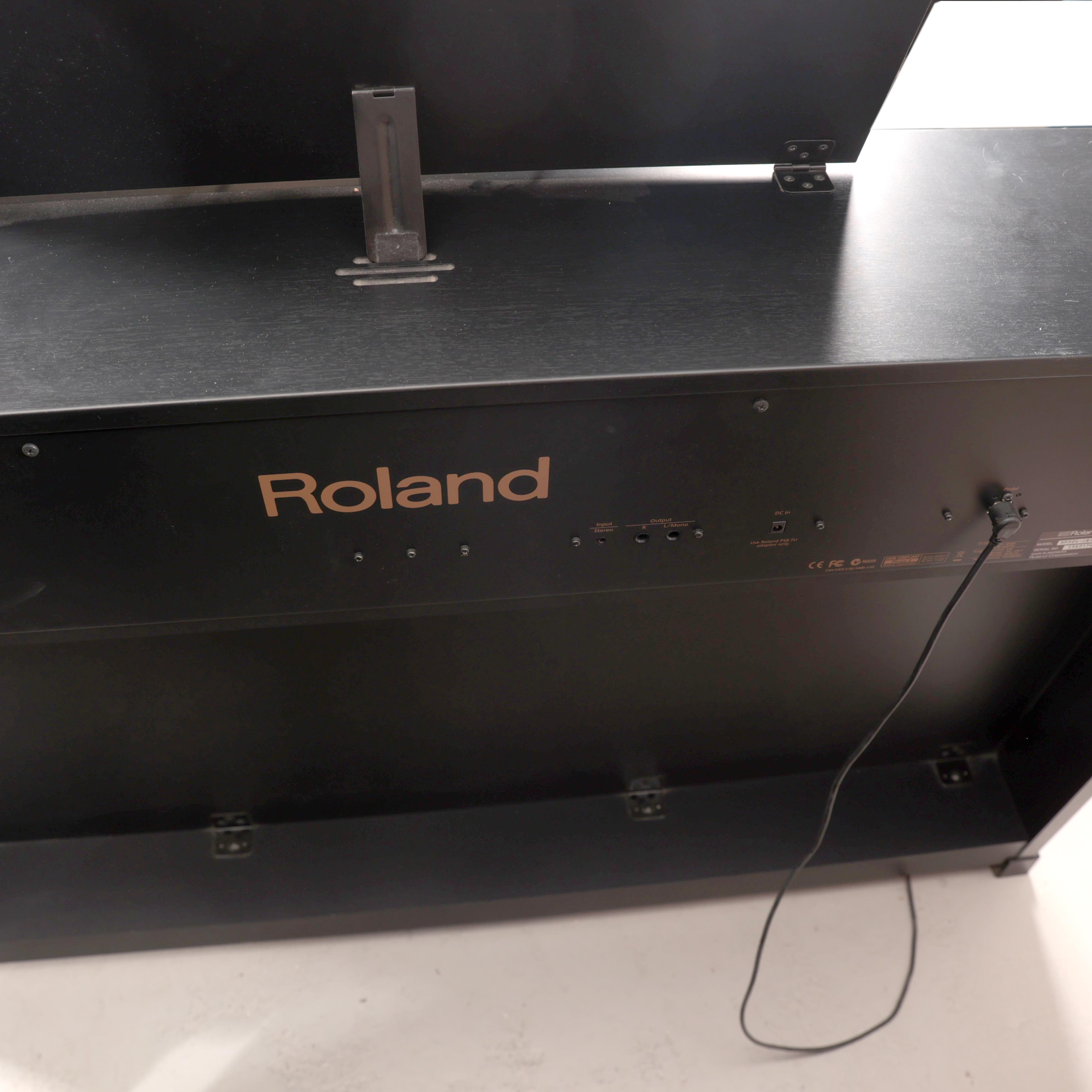 B Stock : Ex Demo - Roland HP504 CB Home Digital Piano in Contemporary Black - B-PLANHP504-0001 (10).jpg