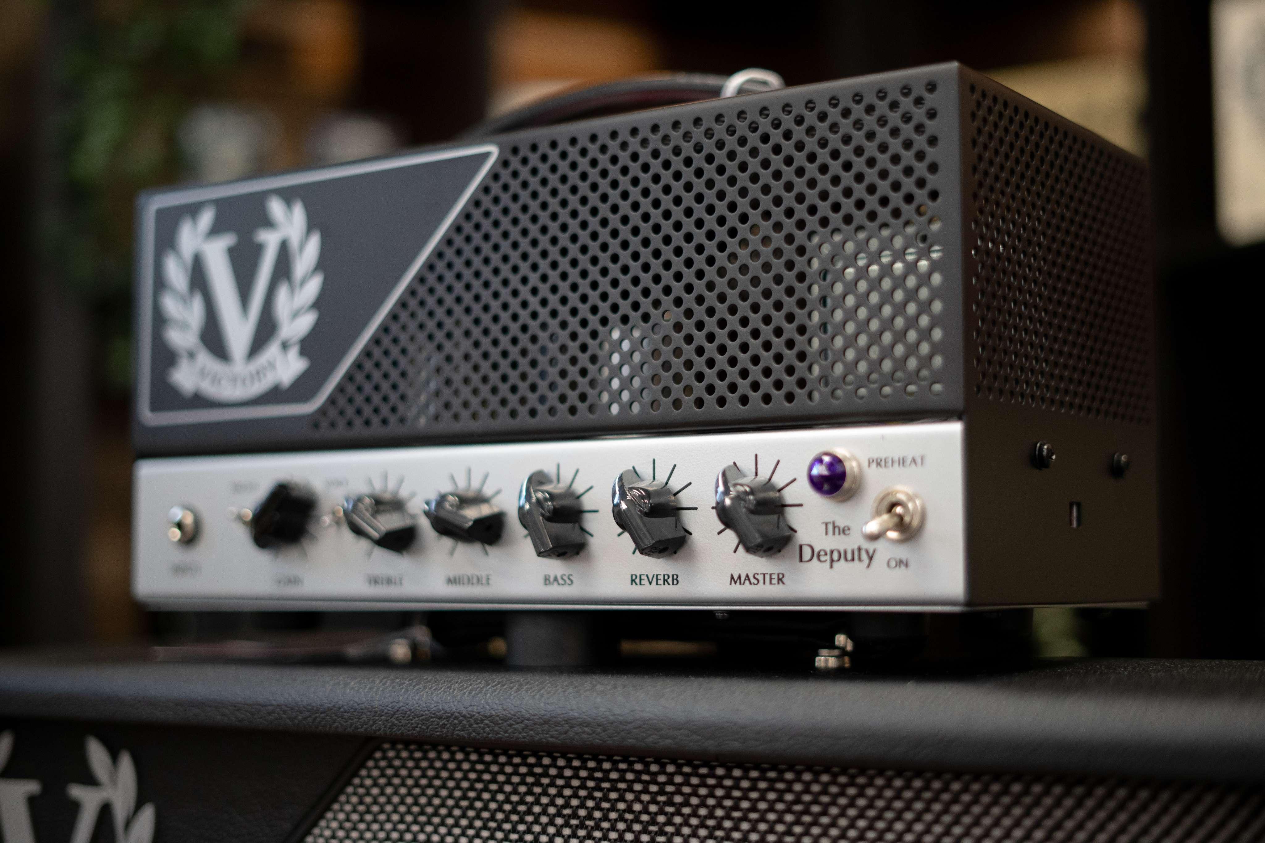Victory Deputy 25W Compact Valve Amp Head - DSC09716.jpg