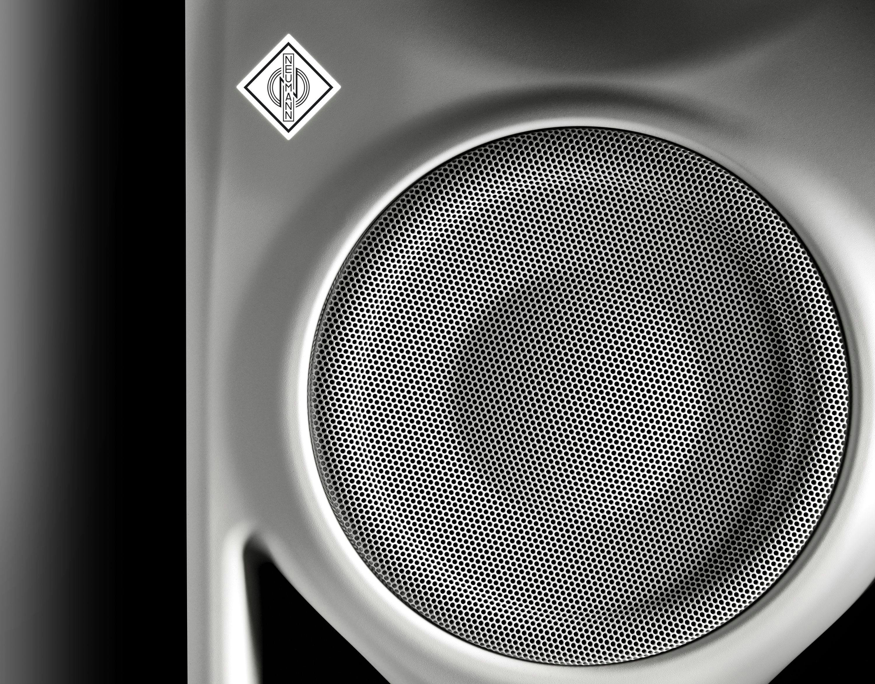Neumann KH150 AES67 Studio Monitor in White - 529175-KH-150-W-Macro7_Neumann-Studio-Monitor_MR.jpg