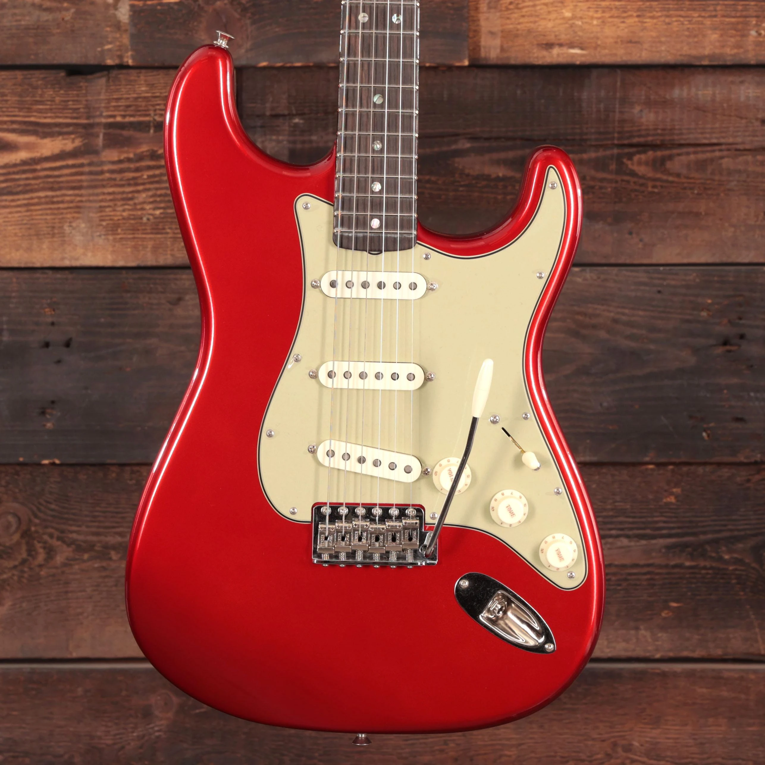 Fender Custom Shop '63 Stratocaster Time Capsule In Frost Red - CZ584565 (3).JPG