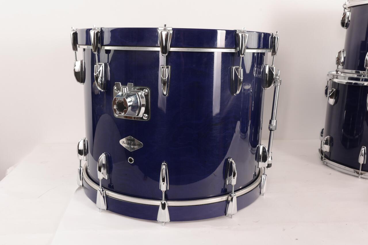 Second Hand Yamaha Beech Custom 22" (22x16, 10x9, 12x10, 15x13) - Crack on bass drum hoop, LIMITED HARDWARE 241 - SH-126-0241 (8).jpg