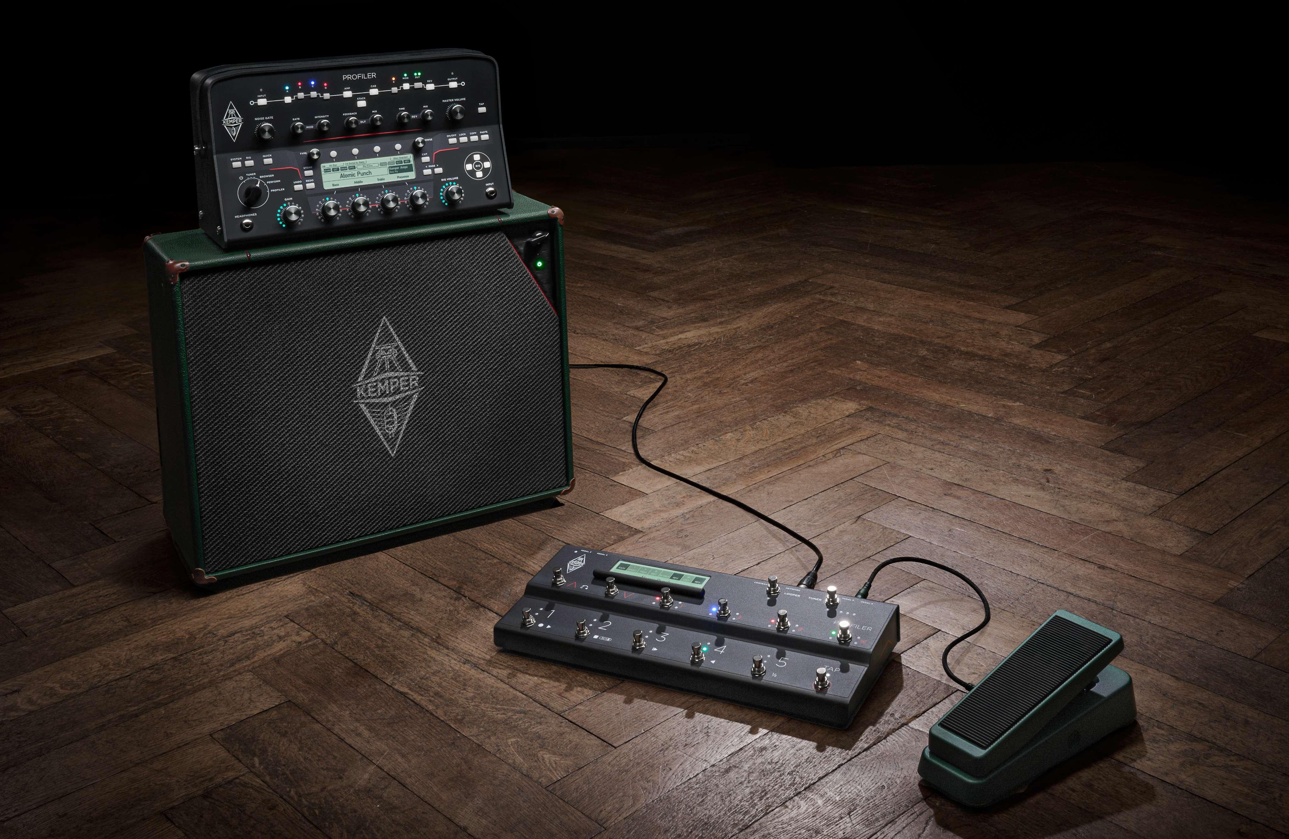 Kemper Profiling Amp Head in Black With Remote Footswitch Set (Non-Powered) MK 2 - KEMPER_PROFILER_Box_Pedal.jpg