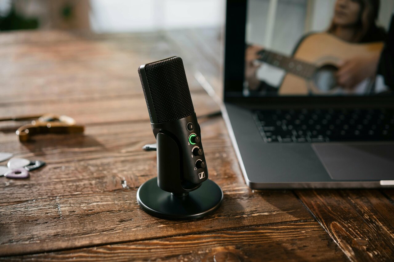 Sennheiser Profile USB Microphone for Podcasting & Streaming - 700065-Profile_USB_Microphone_Streamer_In_Use_10.jpg