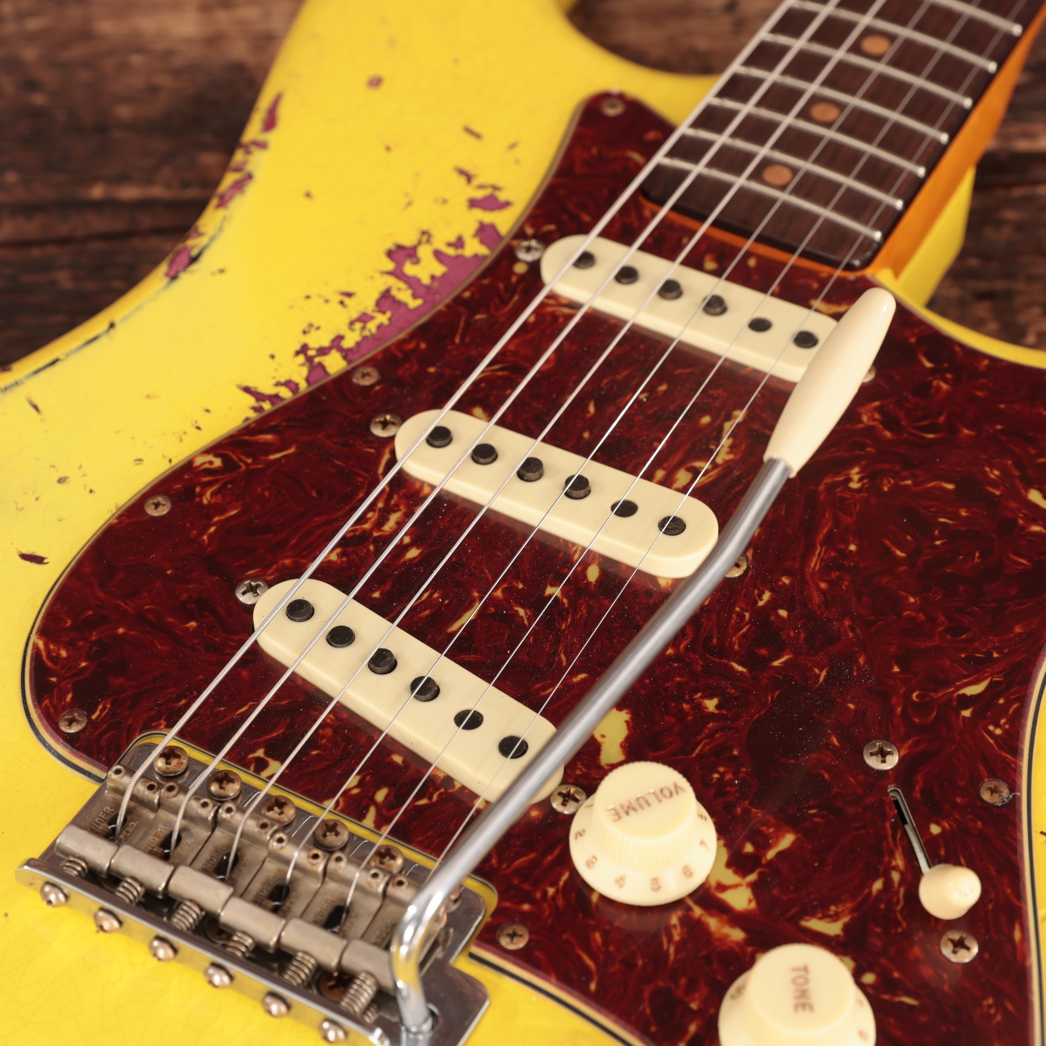 Fender Custom Shop '65 Stratocaster Heavy Relic in Faded Aged Graffiti Yellow over Oxblood - 9237002873 (10).JPG