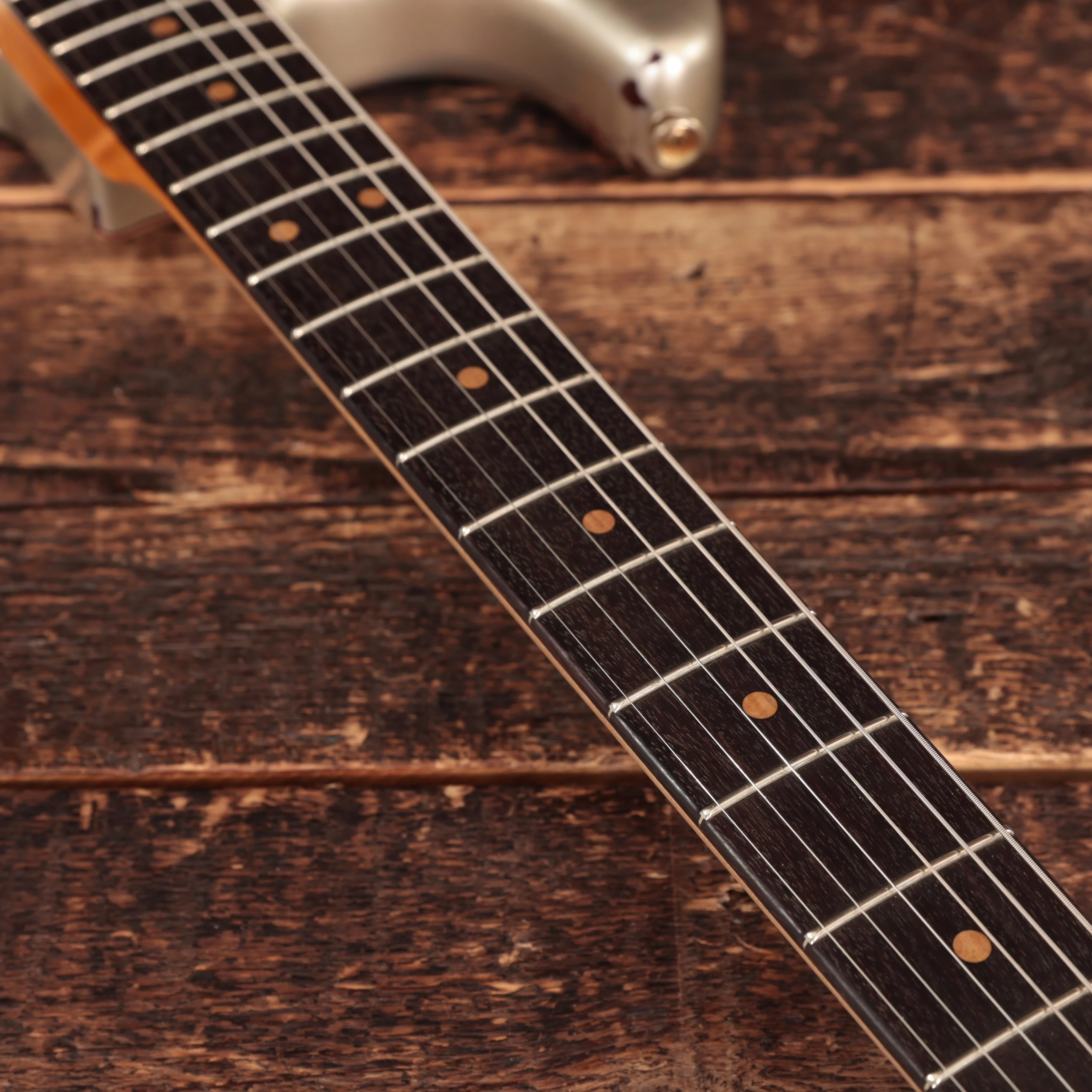 Fender Custom Shop '65 Stratocaster Heavy Relic in Aged Inca Silver over Oxblood - 9237002874 (14).JPG