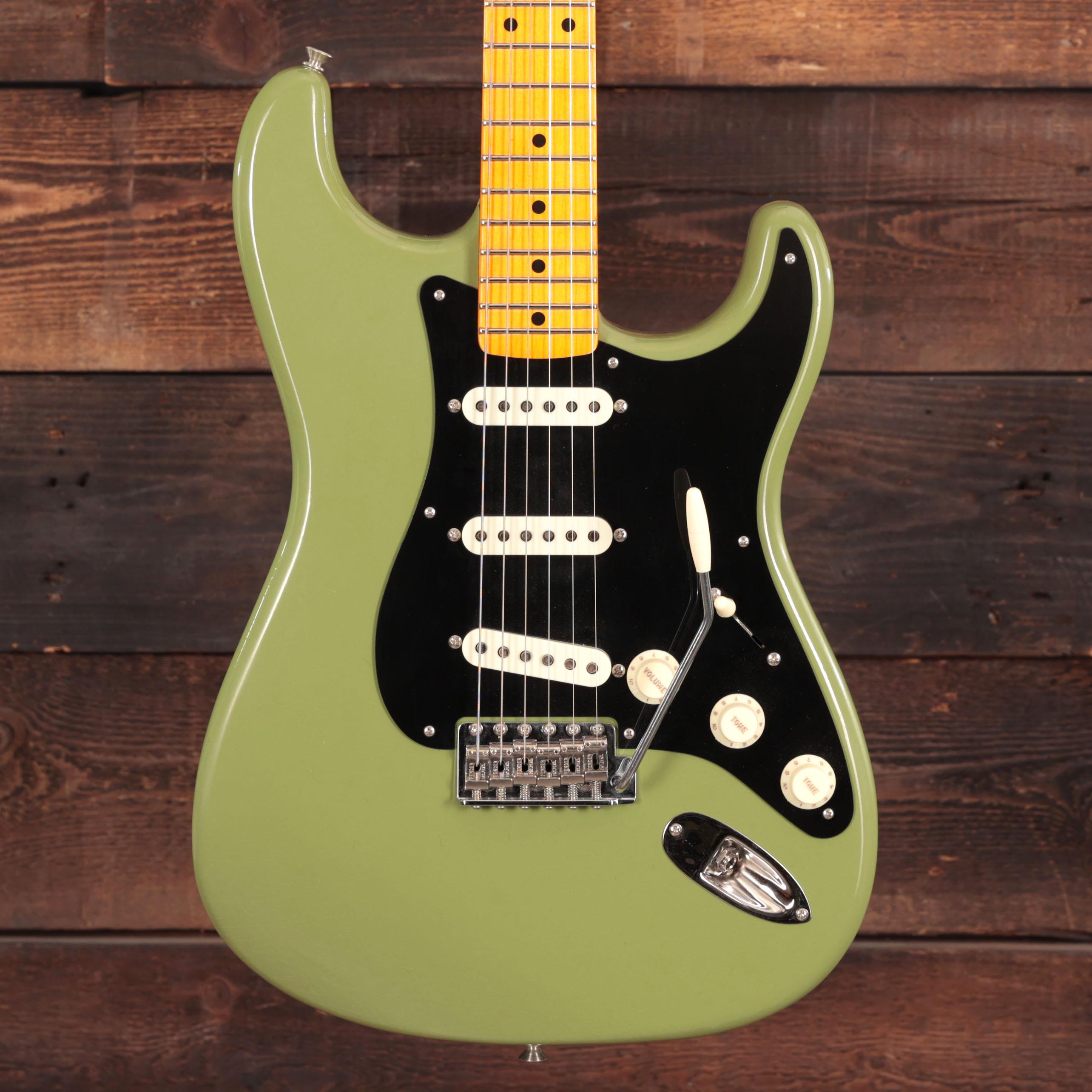 Fender Custom Shop '55 Stratocaster Closet Classic in Sweet Pea Green - 9237002869 (2).JPG