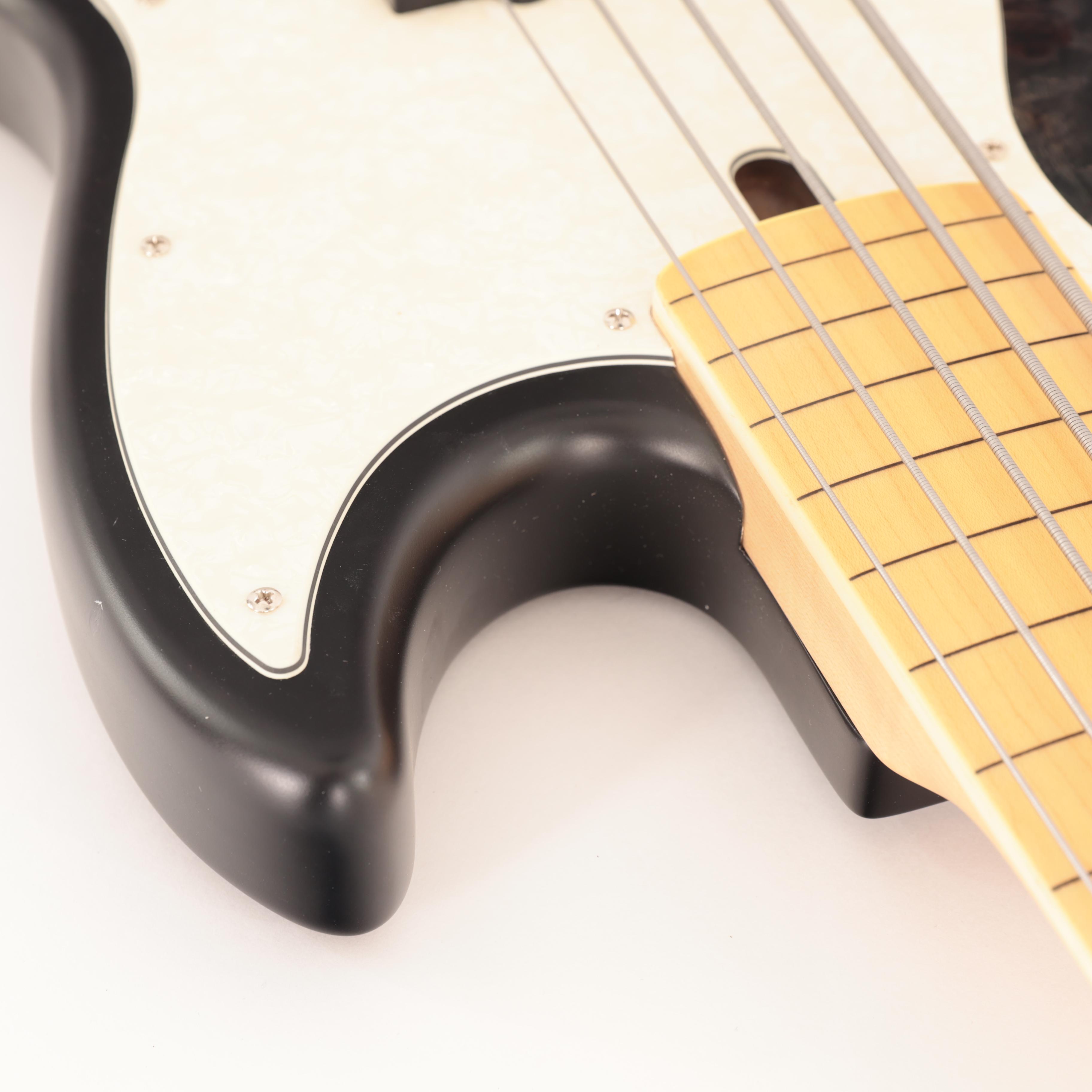 B Stock : Sire Marcus Miller V7 Reissue Fretless Swamp Ash 5 String Bass in Transparent Black Satin 001 - B-SIREFLV7R-0001 (16).jpg