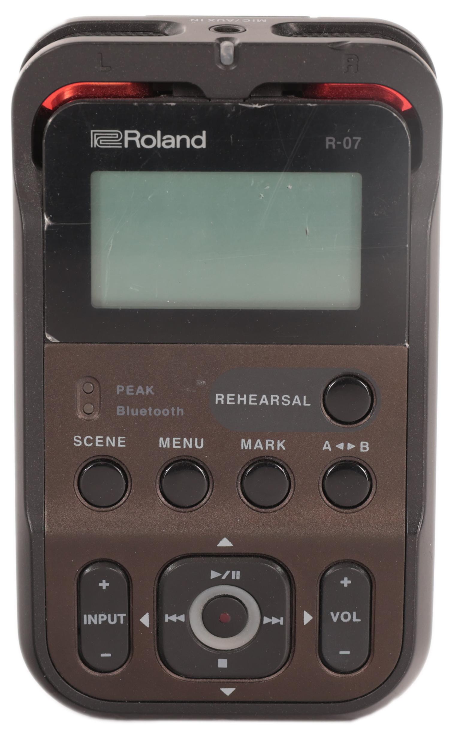 B Stock : Roland R-07 High-Resolution Portable Audio Recorder in Black 001 - B-R07BK-0001 (2).jpg