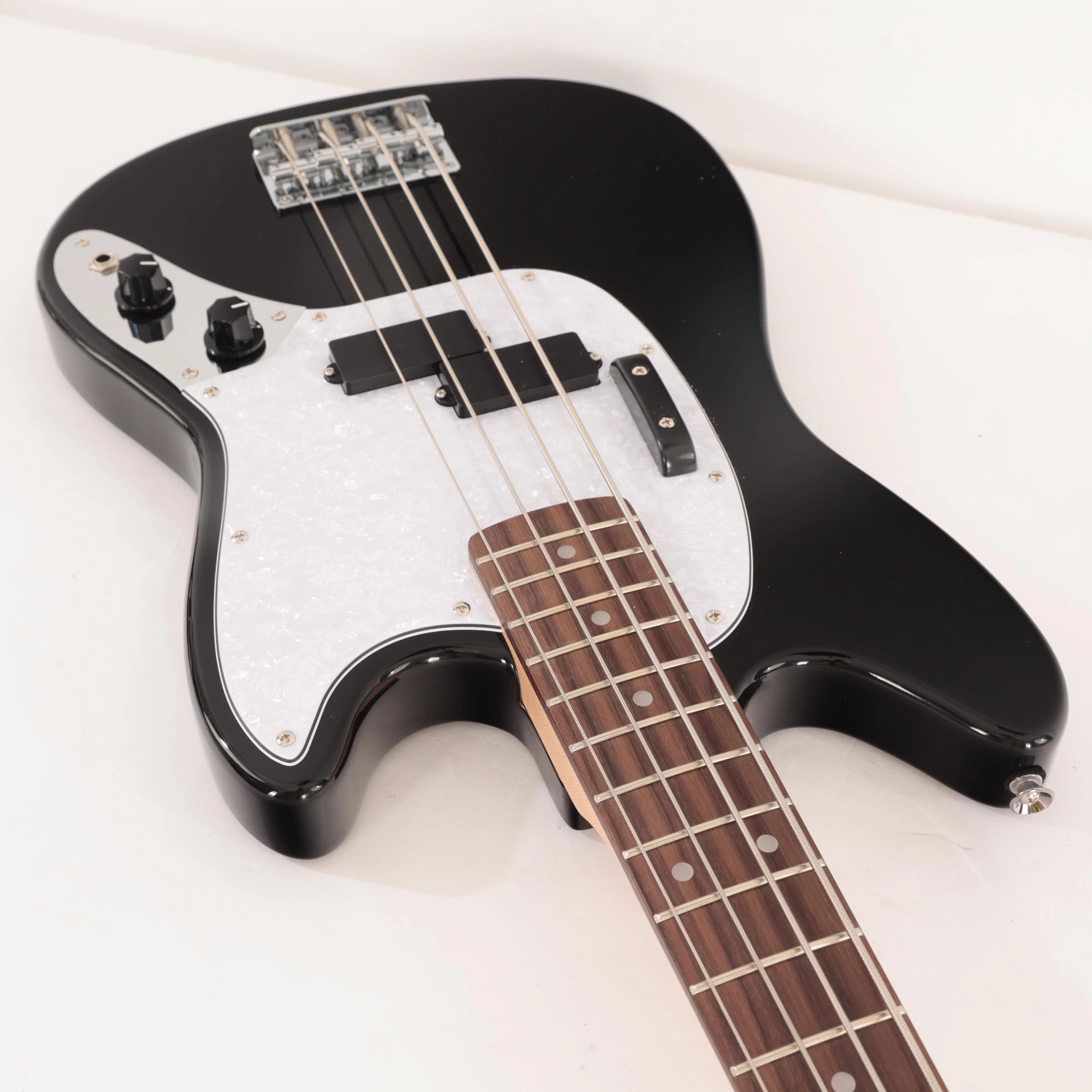 Eastcoast MSB Short Scale Bass Guitar In Black With Rosewood Fretboard - EC-MSB-BLK (8).jpg