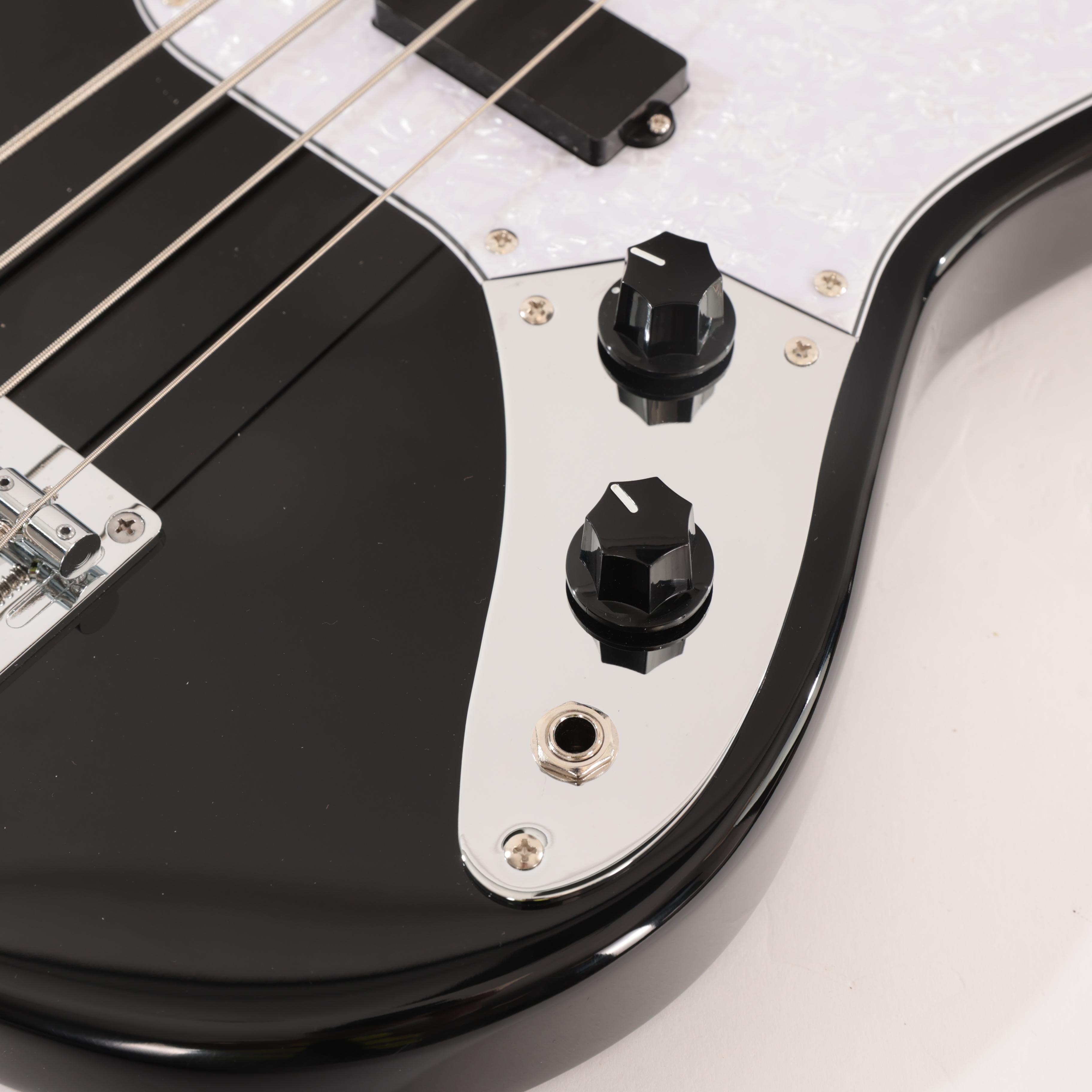 Eastcoast MSB Short Scale Bass Guitar In Black With Rosewood Fretboard - EC-MSB-BLK (7).jpg