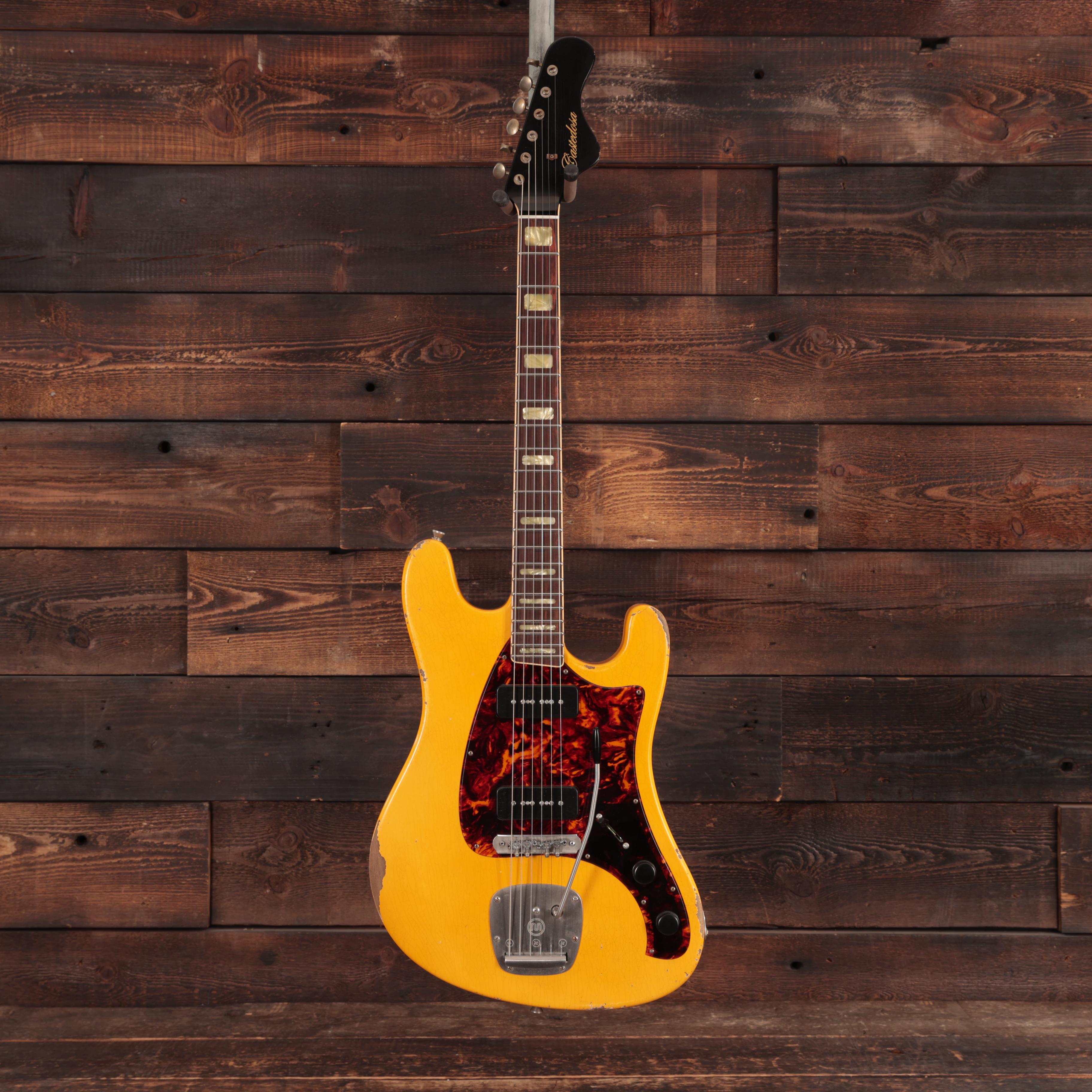 Castedosa Conchers Standard 25.5 Electric Guitar in Aged Casino Yellow - 388 (4).jpg