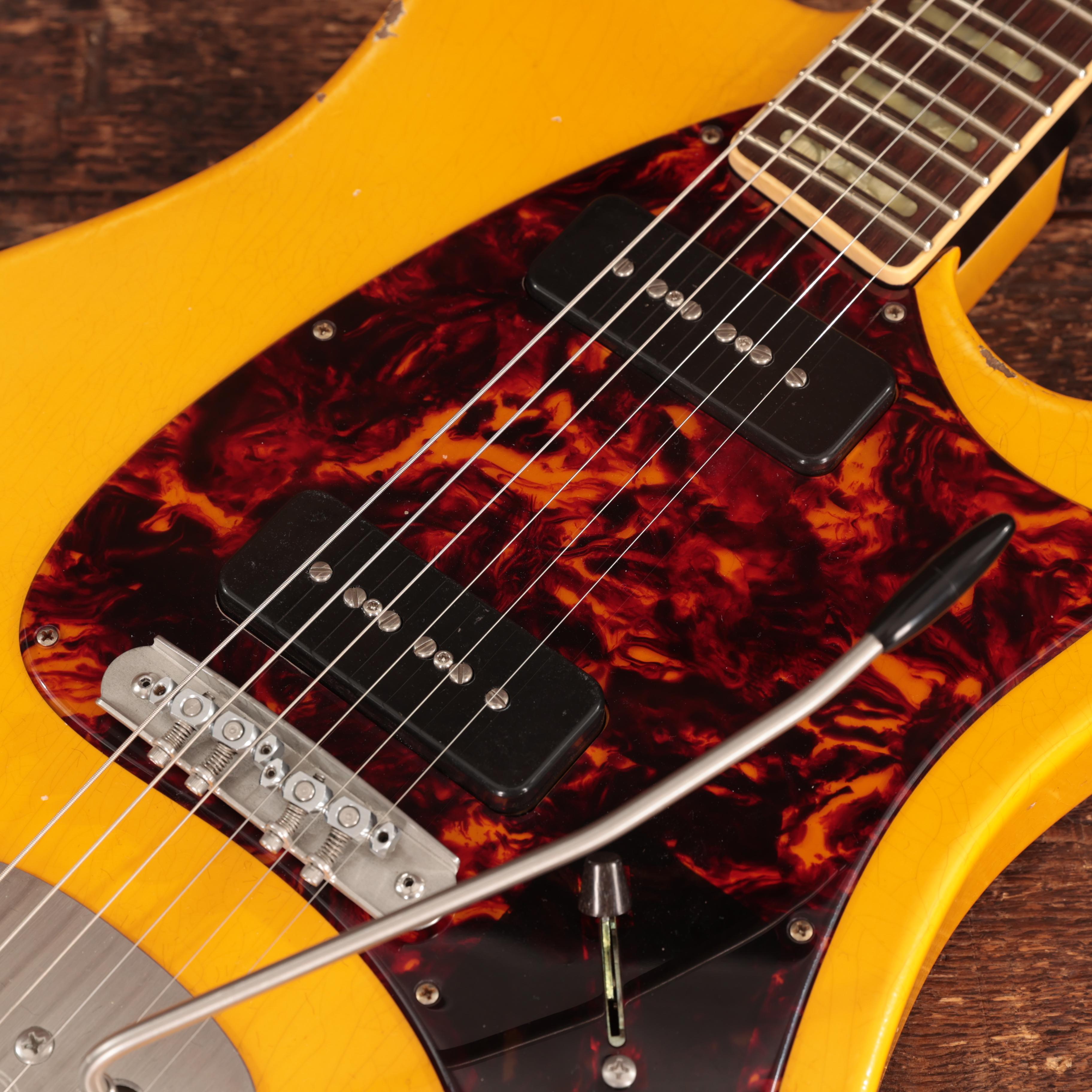 Castedosa Conchers Standard 25.5 Electric Guitar in Aged Casino Yellow - 388 (10).jpg