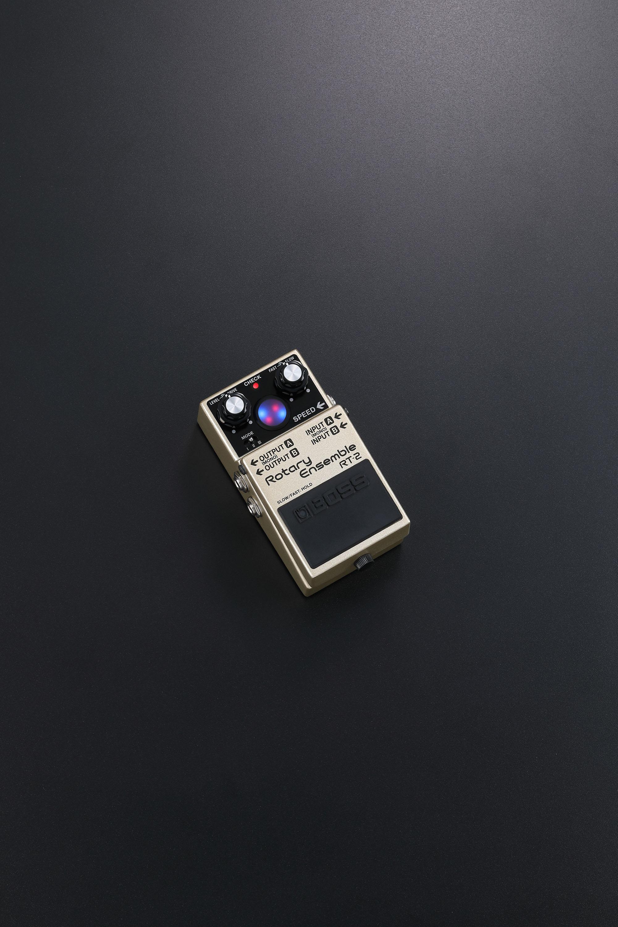 Boss RT-2 Rotary Ensemble Pedal - RT-2_angle3.jpg