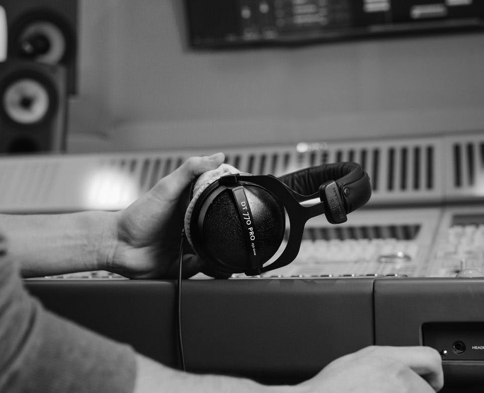 Beyerdynamic DT770 Pro Closed Back Headphones 80 Ohms - 508865-1651569938551.jpg