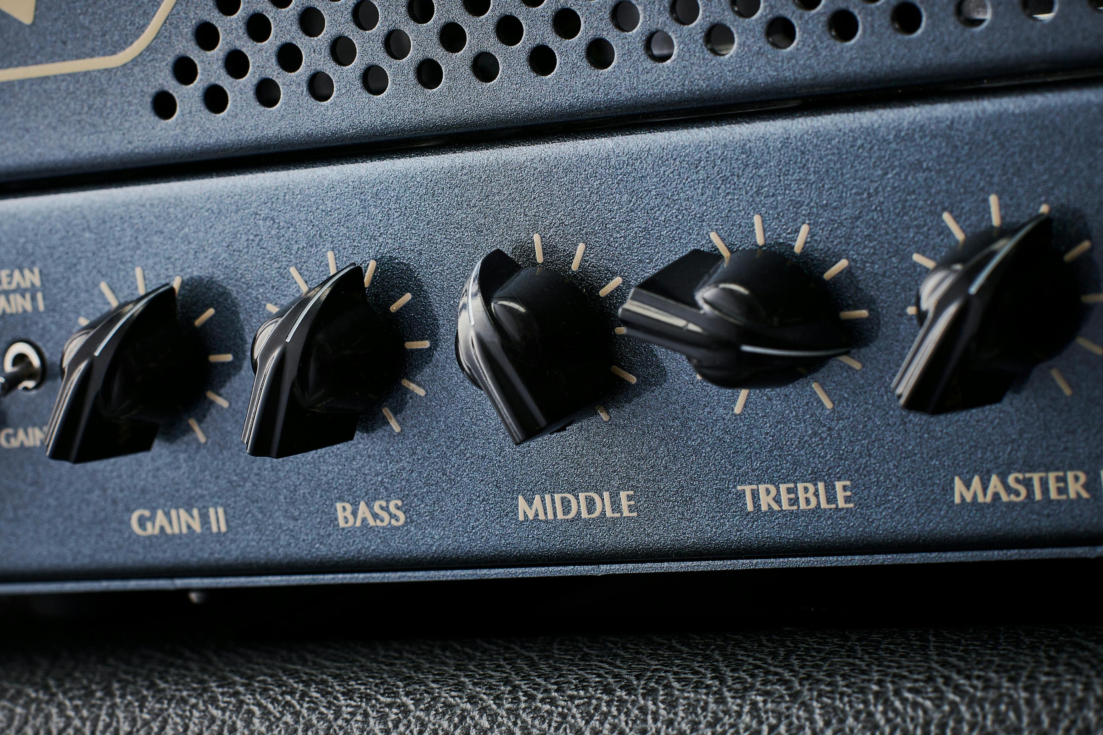 Victory The Kracken VX MKII 6L6 Lunchbox Amp Head and 1x12" Cab - VICVX-MKII-Kraken_VX_MkII_Lunchbox_06-med-res.jpg