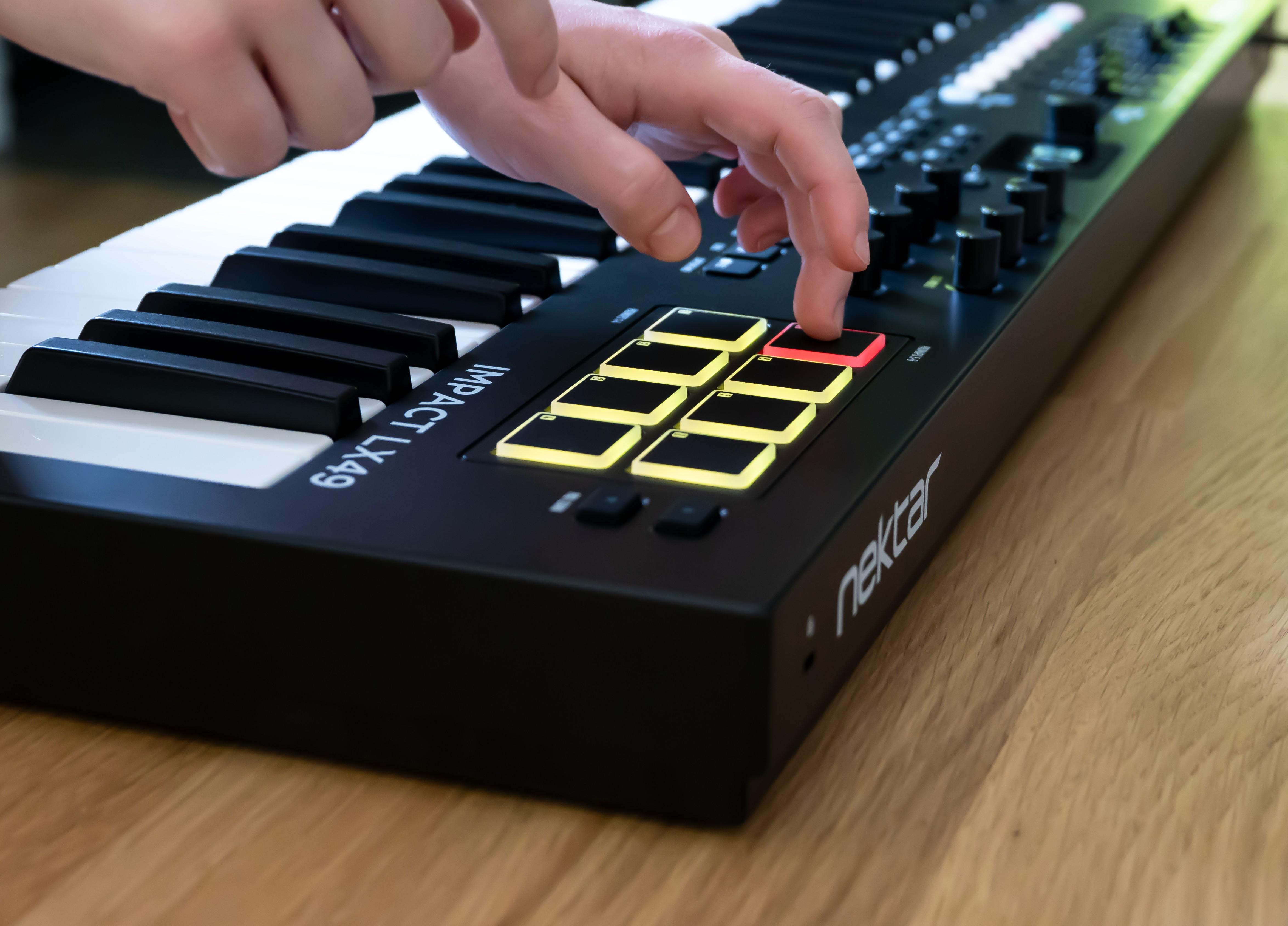 Nektar Impact LX49 MK3 MIDI Keyboard & Controller - LX49MK3_8.jpg
