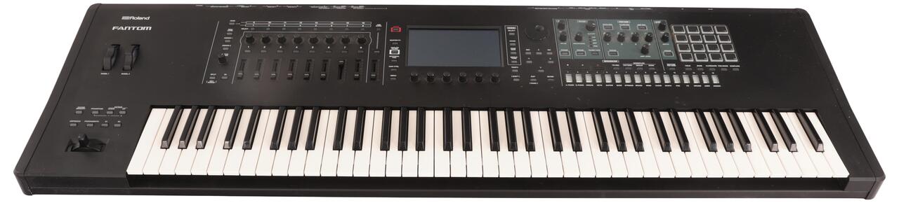 Second Hand Roland Fantom 7 Synthesizer 244 - SH-204-1244 (2).jpg