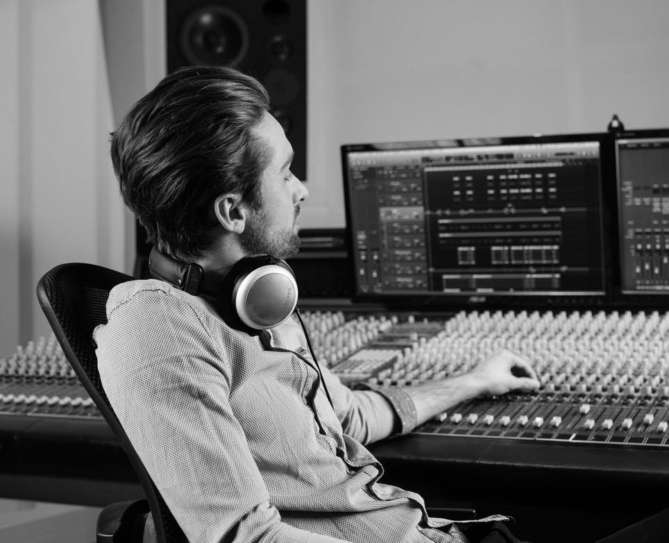 Beyerdynamic DT 880 Pro Semi-Open Headphones - 518573-1655733188948.jpg