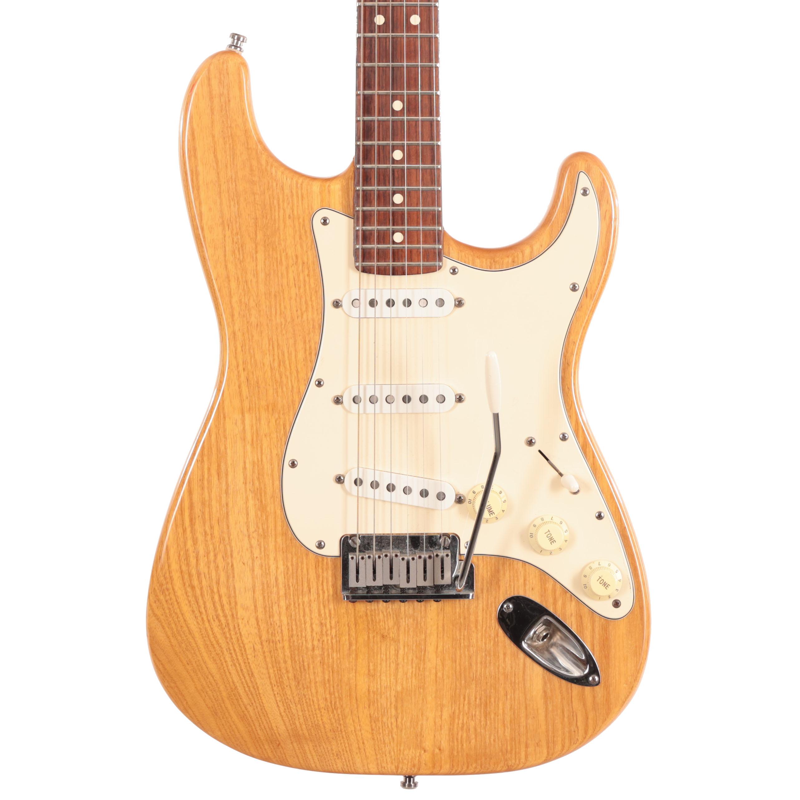 Second Hand Fender USA Standard Stratocaster 1992/3 961 - SH-114-1961 (2).jpg