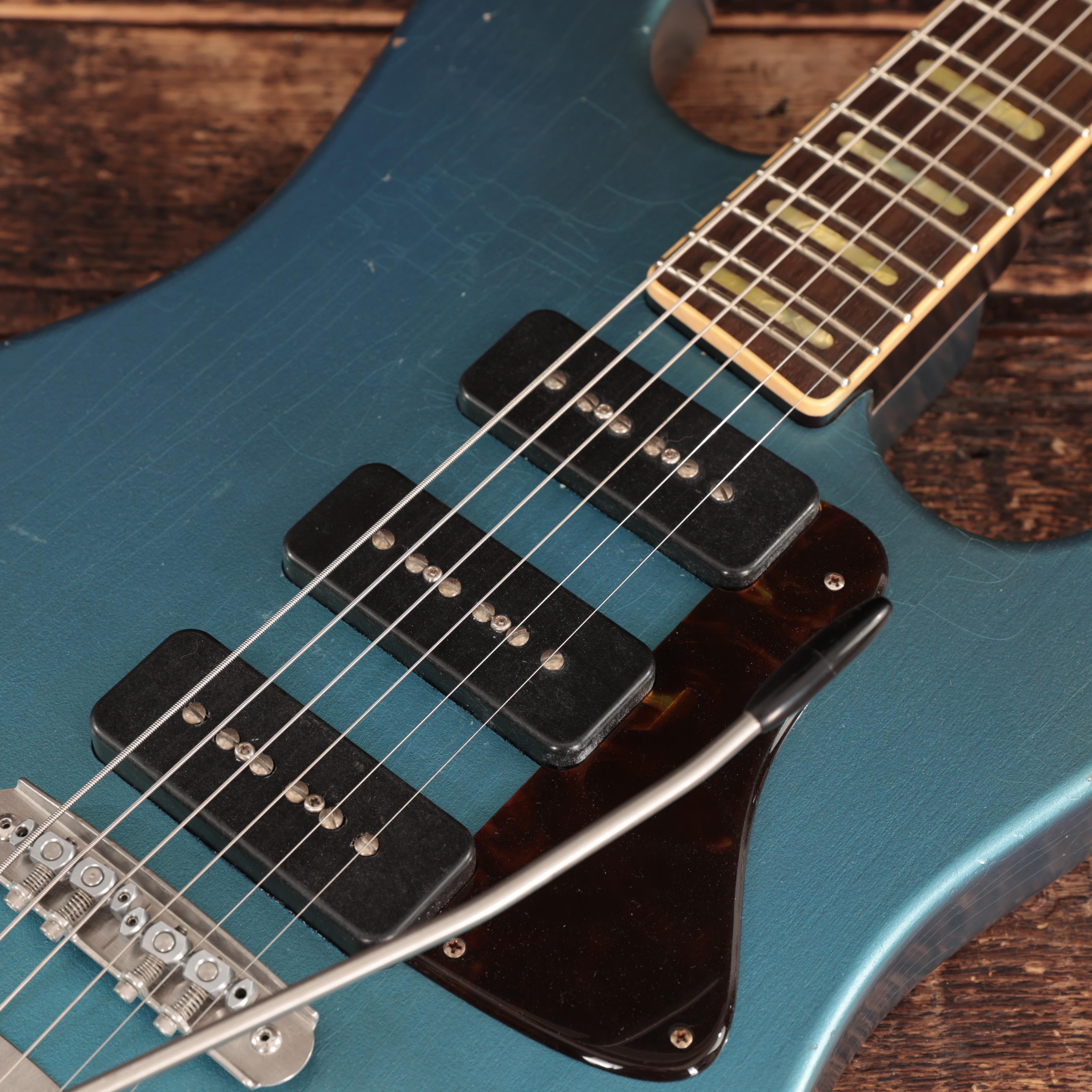 Castedosa Conchers Baritone Guitar in Aged Pelham Blue  - 385 (10).JPG