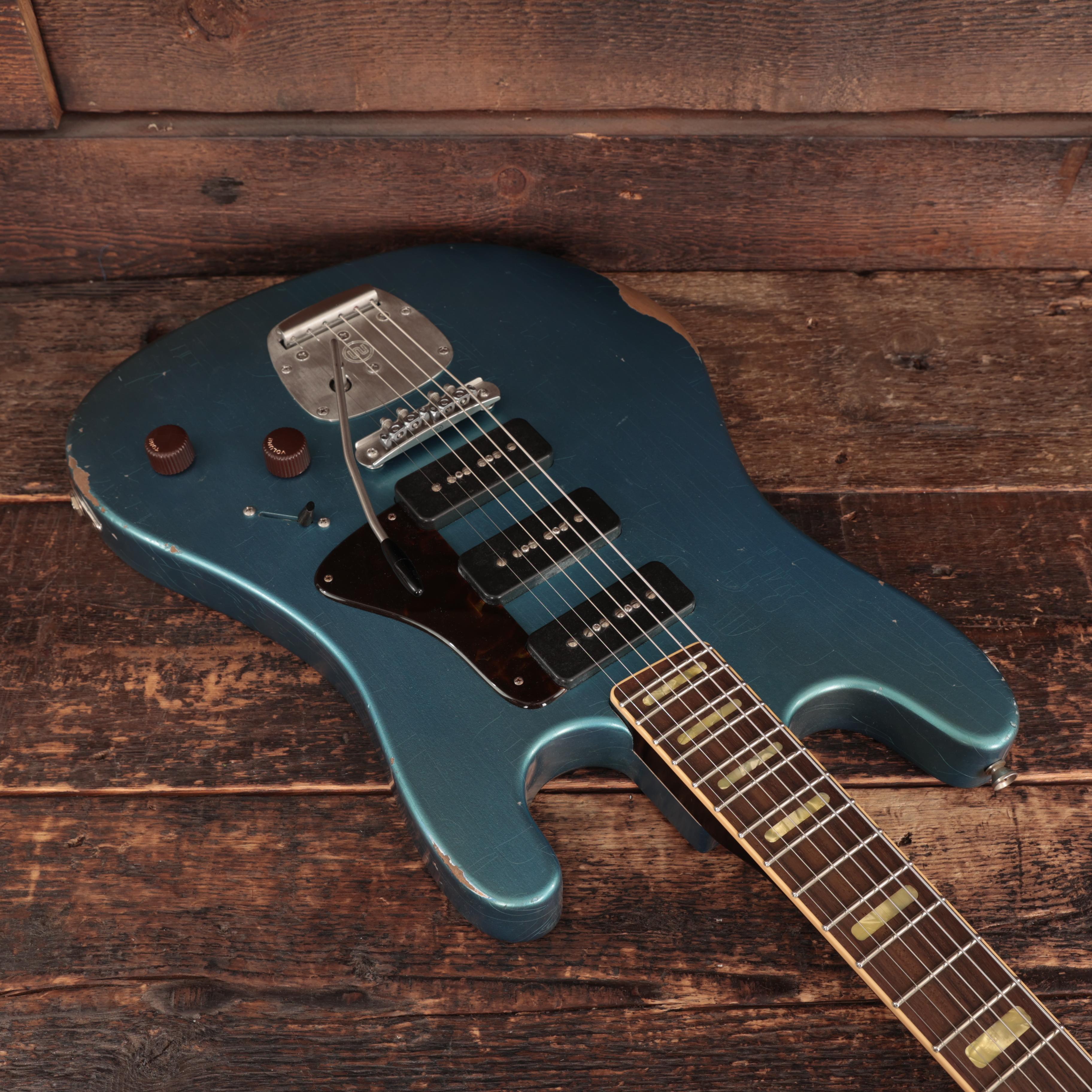 Castedosa Conchers Baritone Guitar in Aged Pelham Blue  - 385 (12).JPG