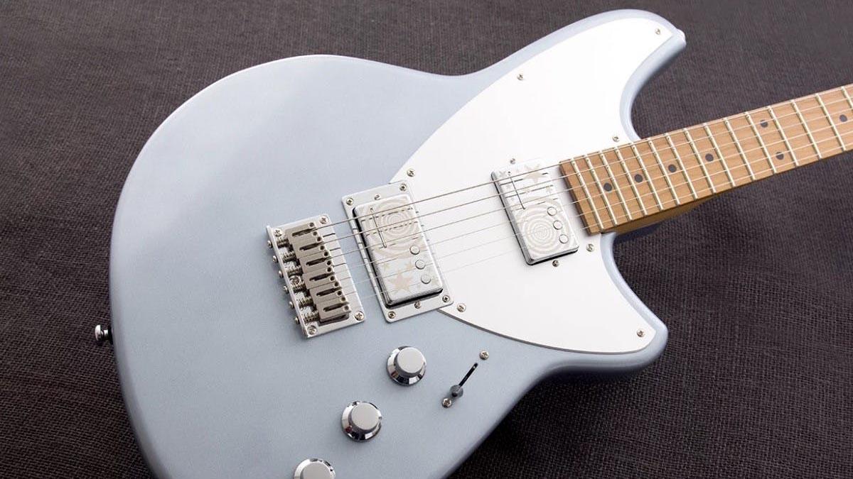 Reverend Billy Corgan Drop Z in Metallic Silver Freeze - orjiCi2NqL4YPhzJSD7y59.jpg