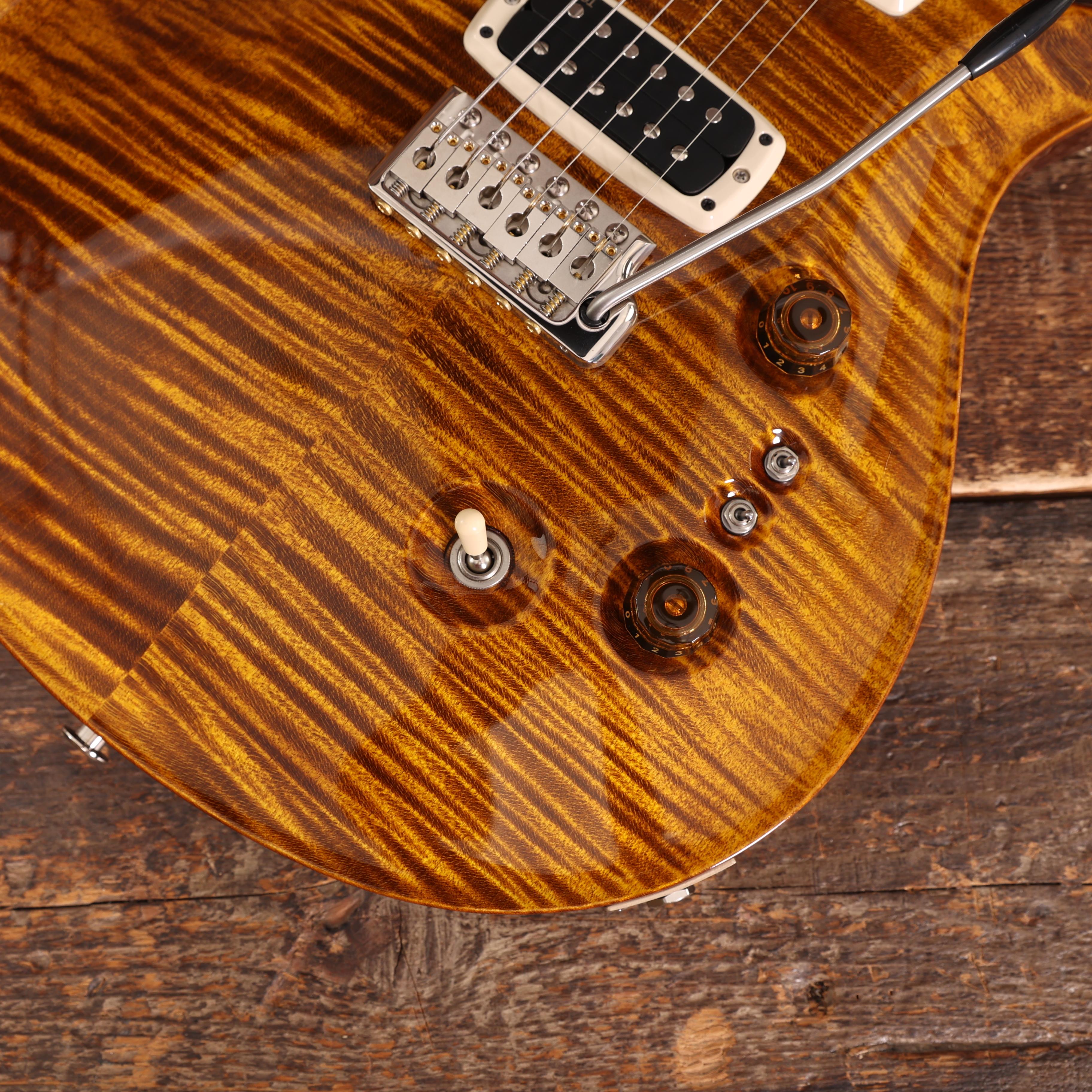 PRS Custom 24-08 Electric Guitar in Black Gold - 0410198 (11).JPG