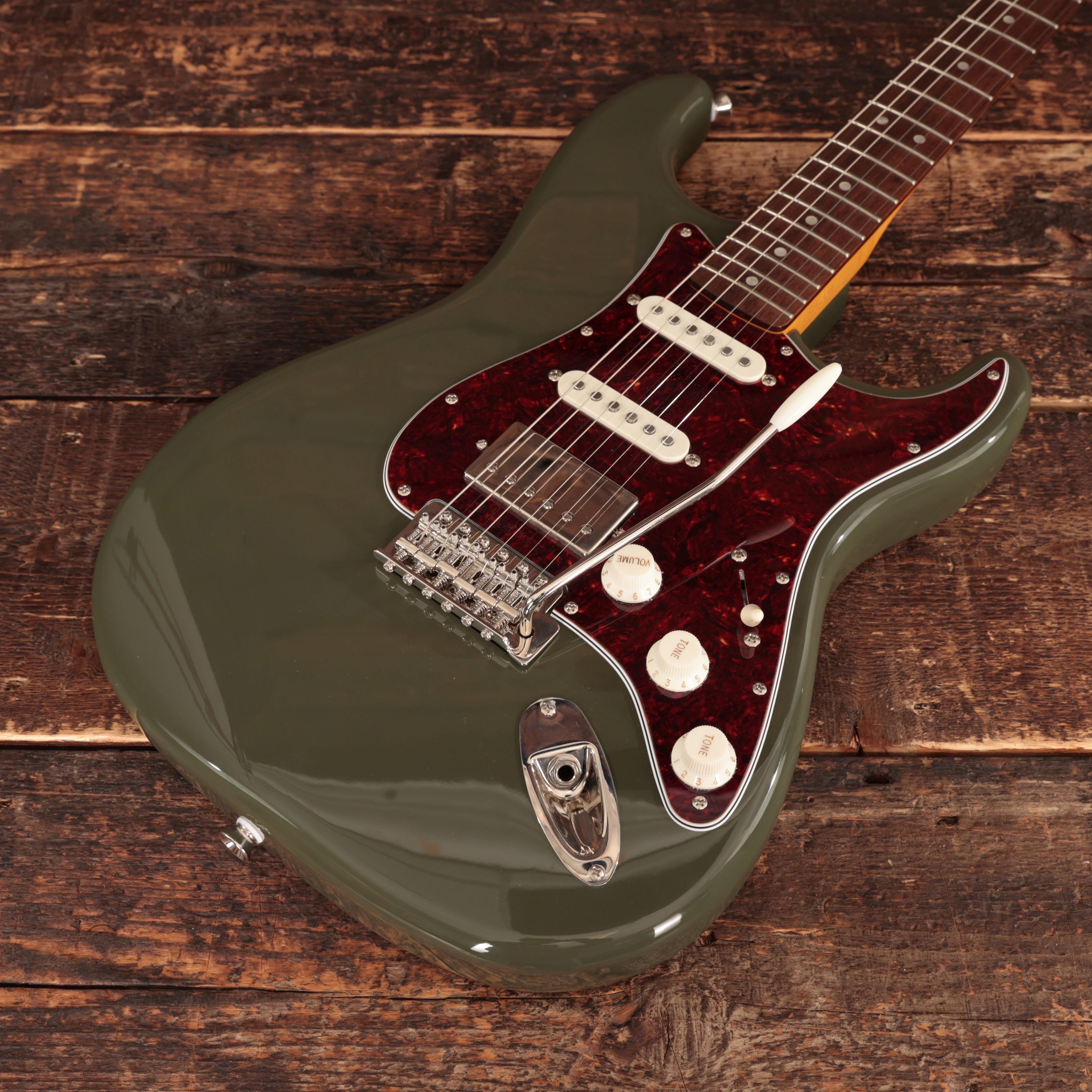 Squier Limited Edition Classic Vibe '60s Stratocaster HSS in Dark