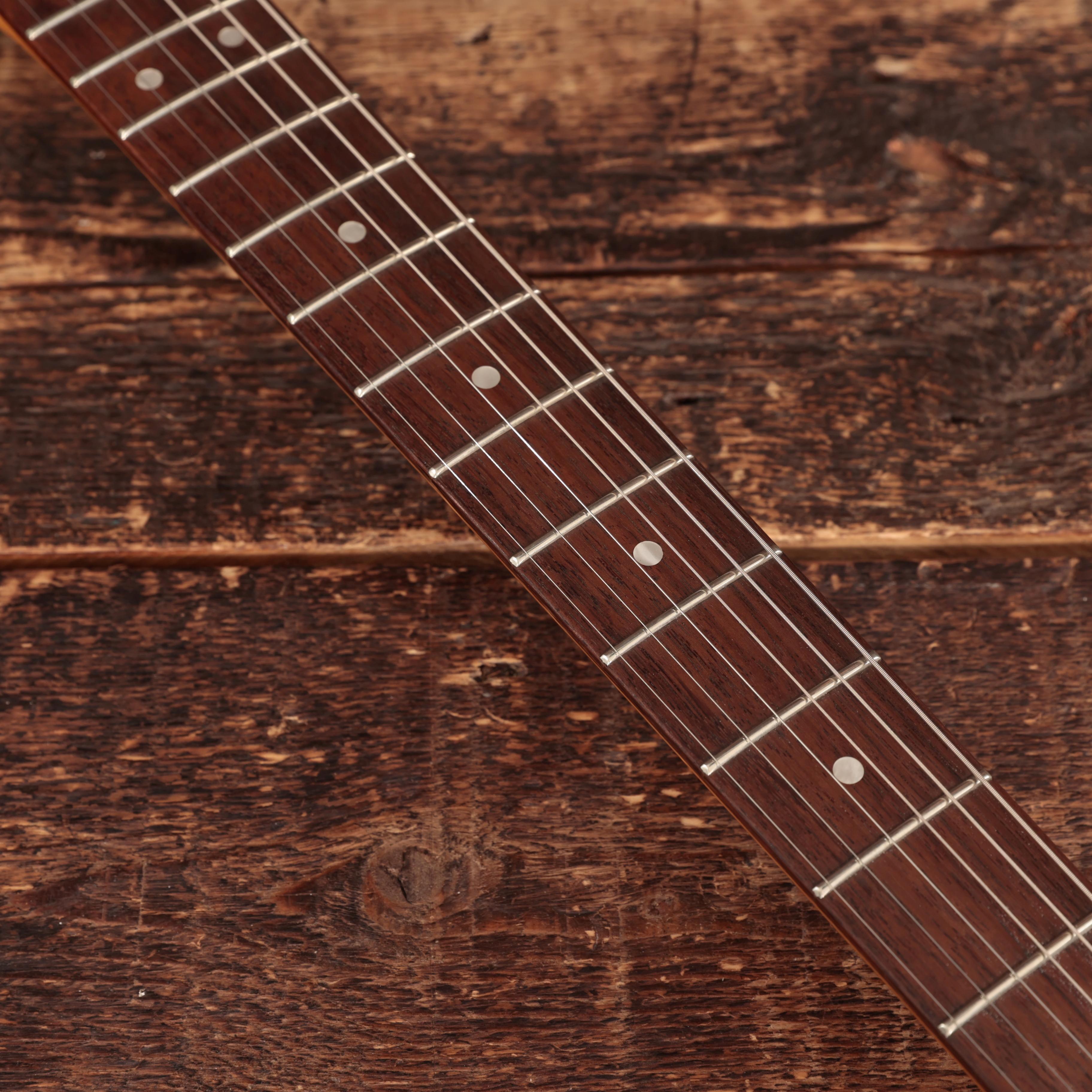 Squier Limited Edition Classic Vibe '60s Stratocaster HSS in Dark Olive Green  - IMGL4713.jpg