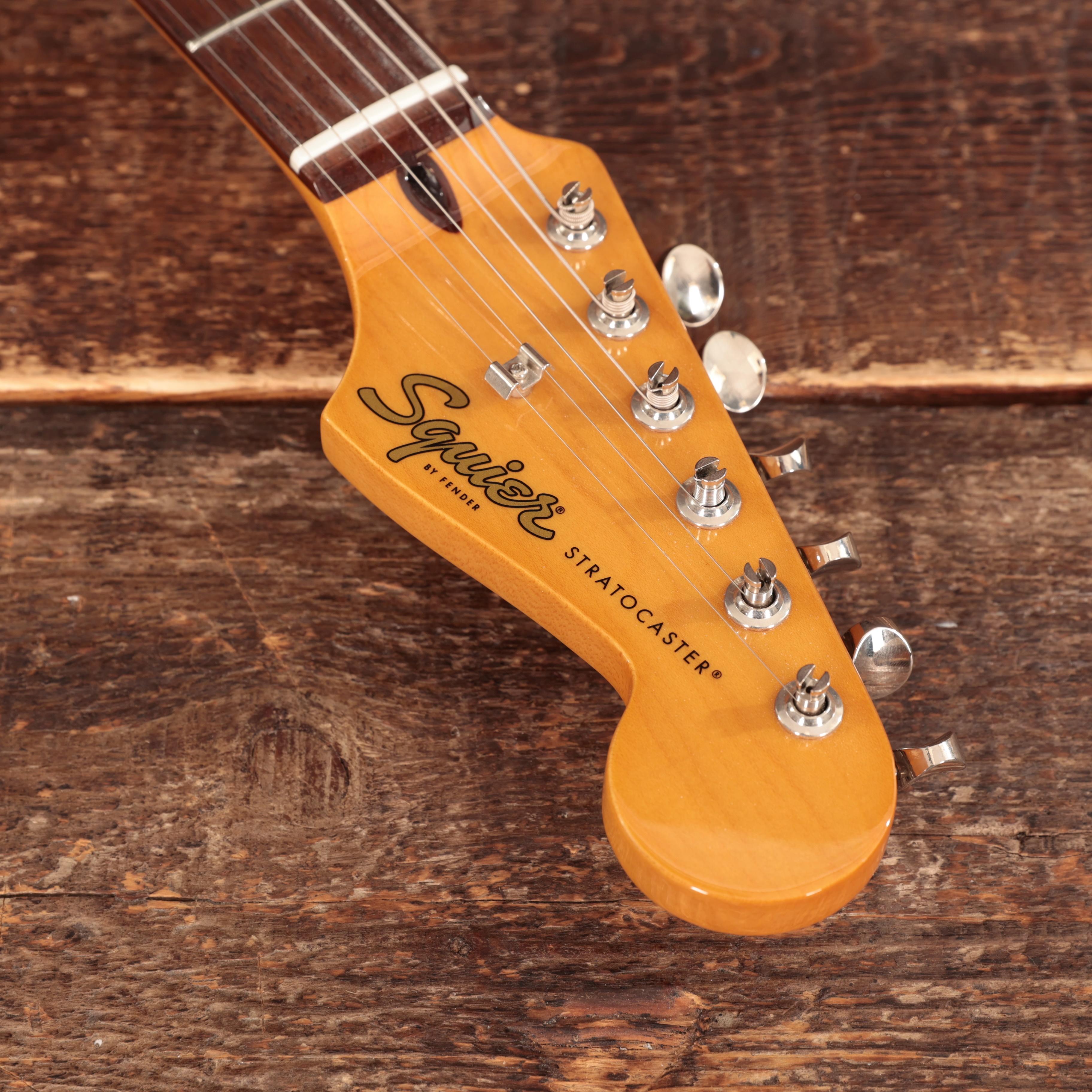 Squier Limited Edition Classic Vibe '60s Stratocaster HSS in Dark