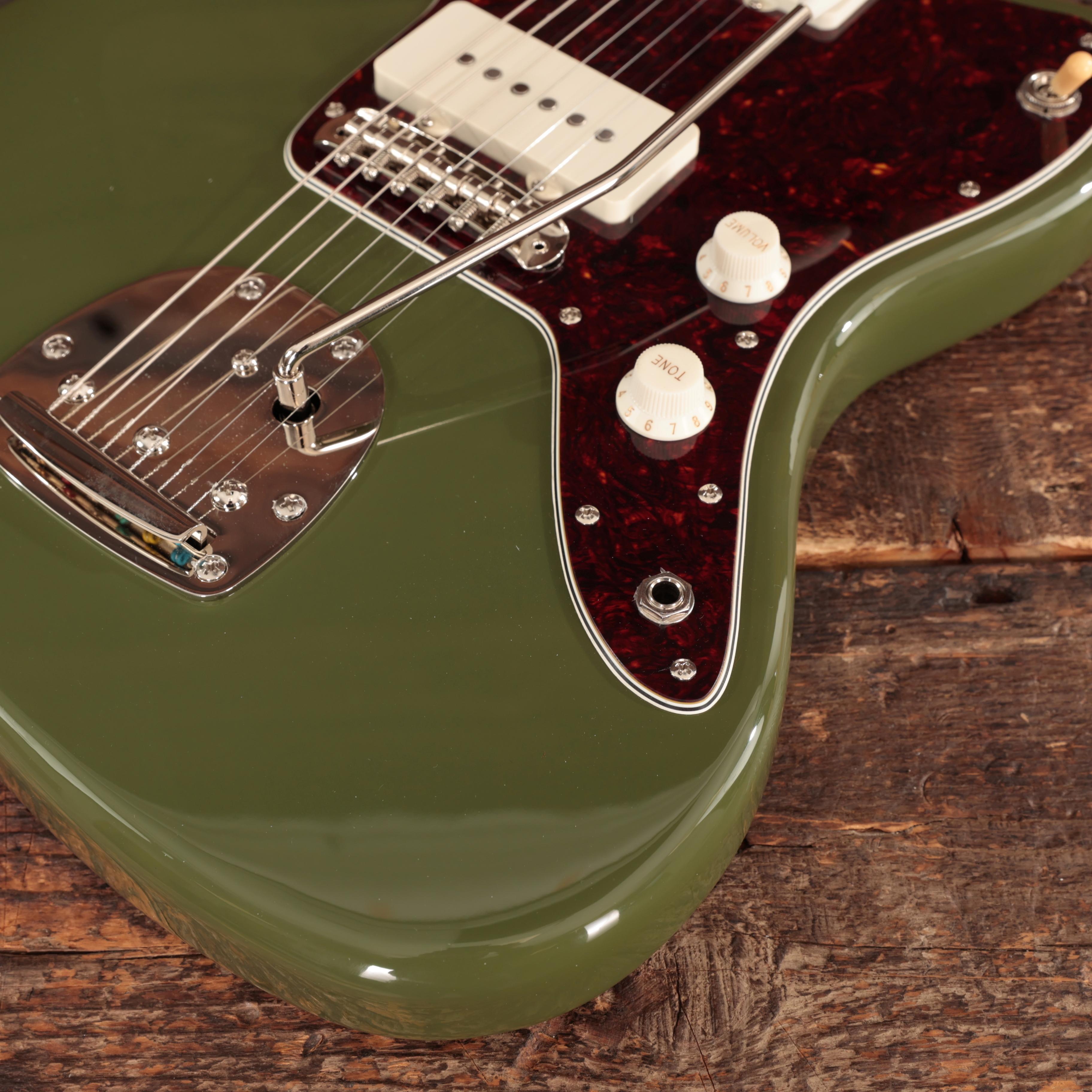 Squier Limited Edition Classic Vibe '60s Jazzmaster in Olive Green