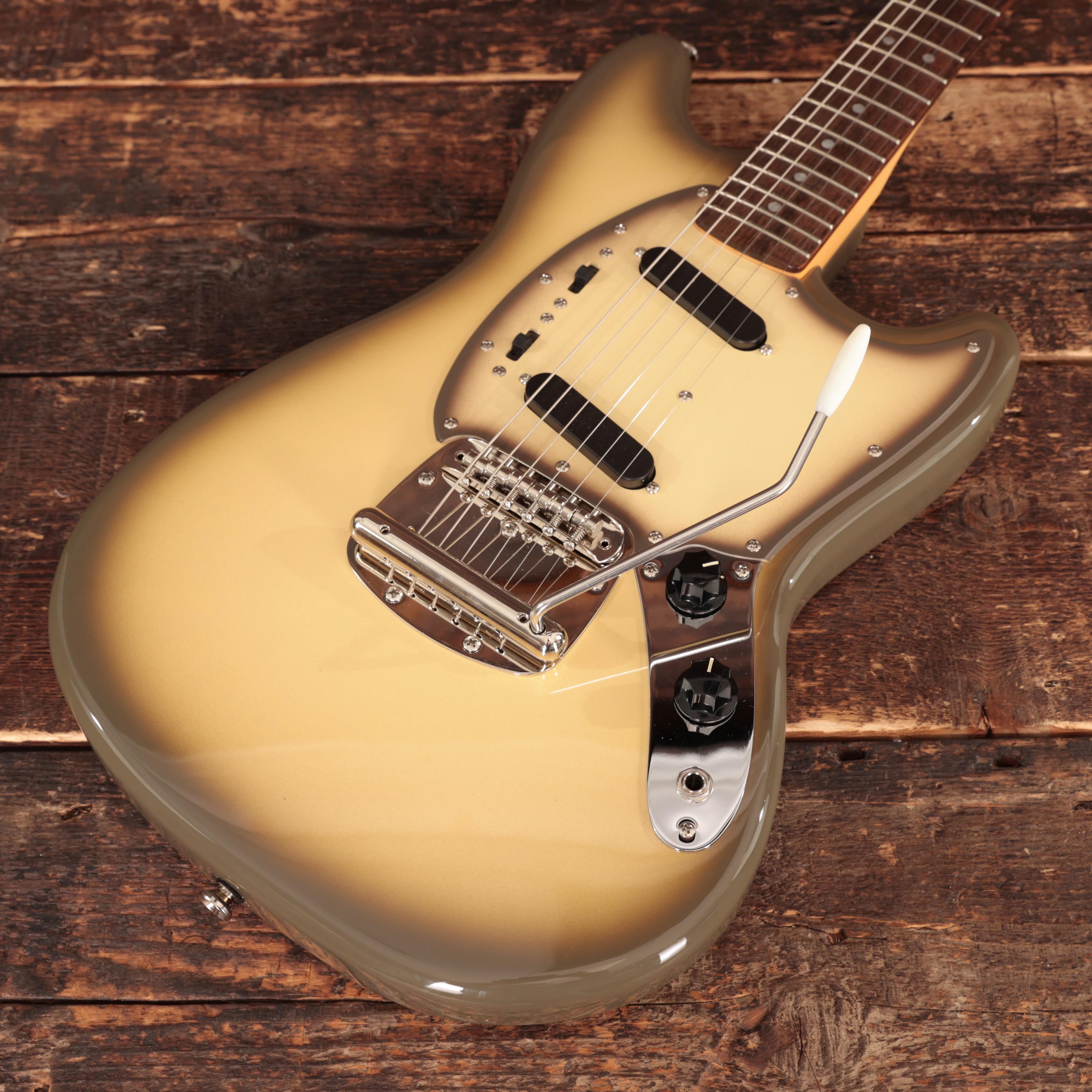 Squier Limited Edition Classic Vibe '60s Mustang in Antigua - IMGL4741.jpg