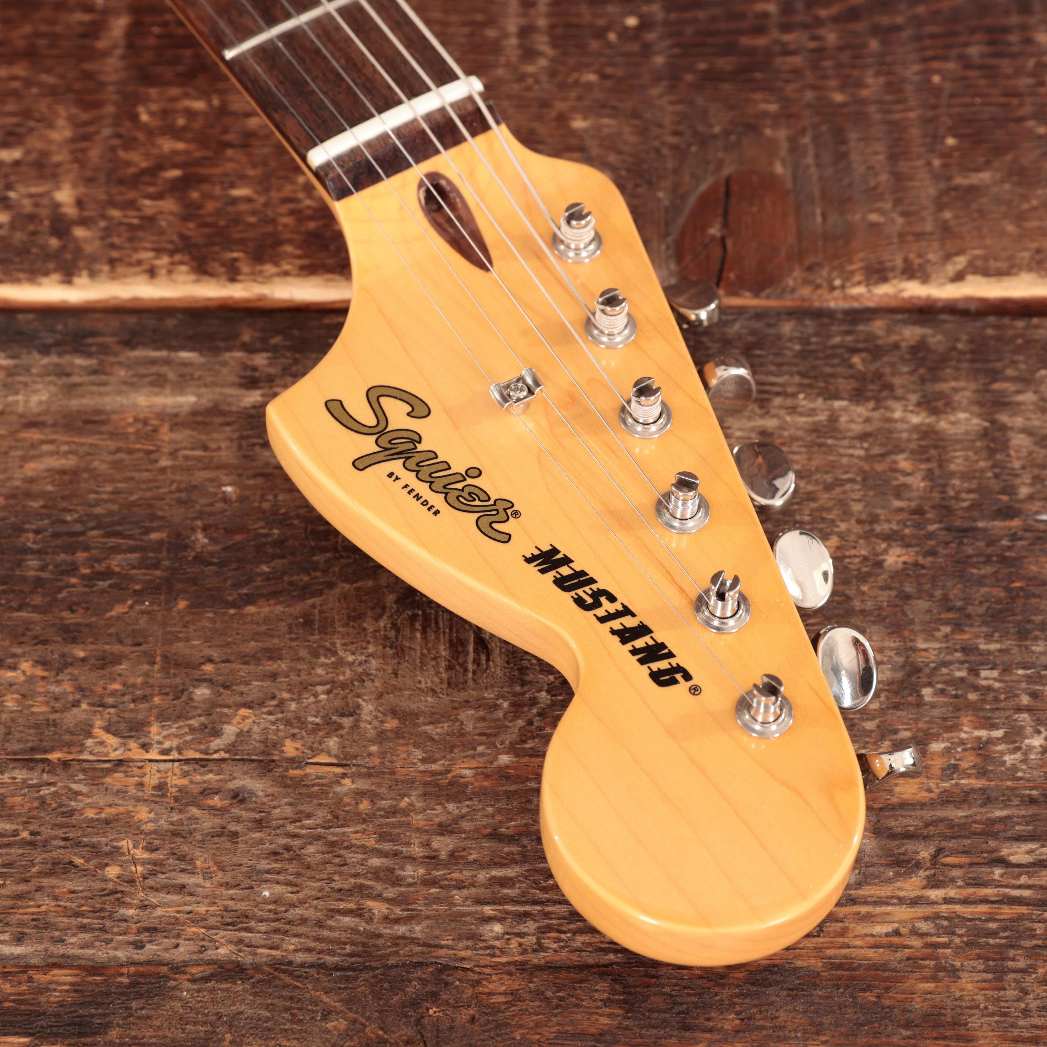 Squier Limited Edition Classic Vibe '60s Mustang in Antigua